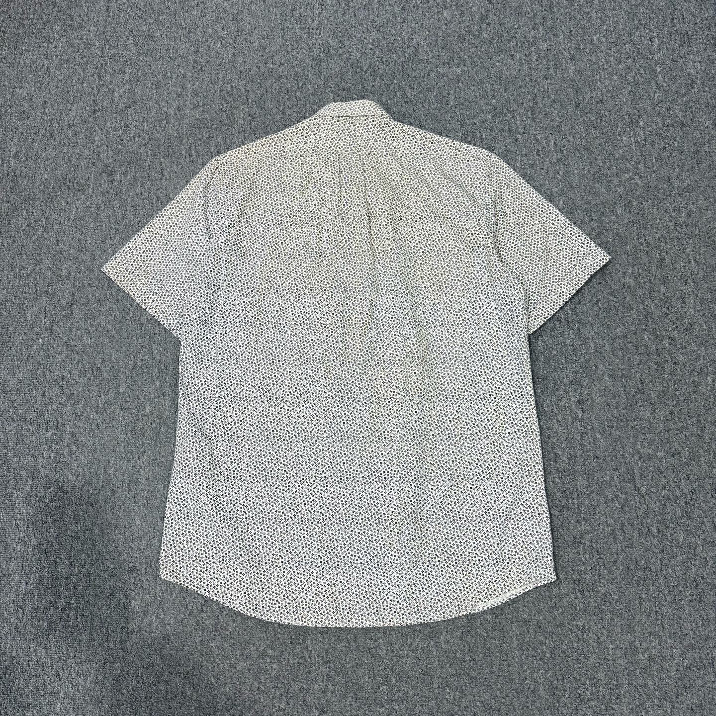 Louis Vuitton Louis Vuitton LV Monogram Short-Sleeve Shirt Size US XL / EU 56 / 4 - 2 Thumbnail
