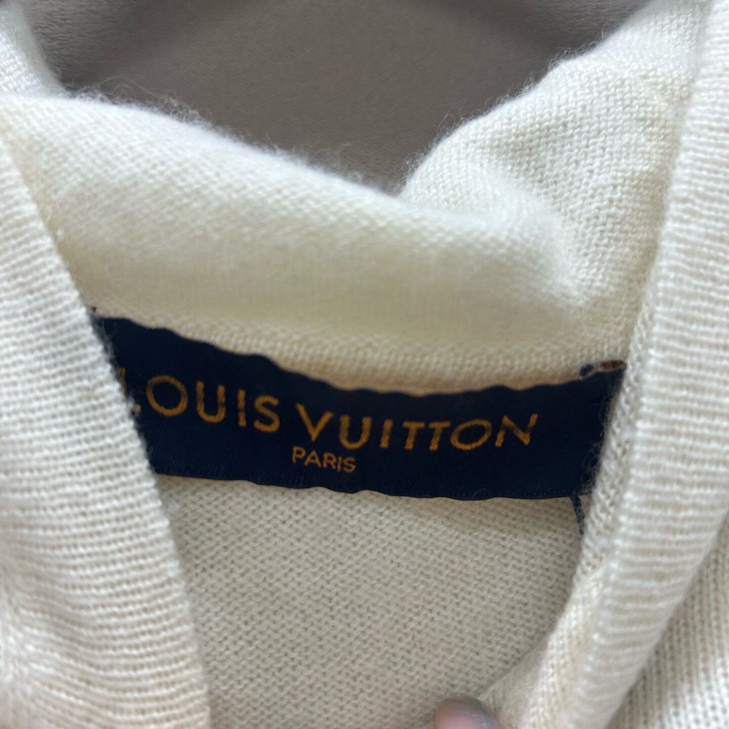 Louis Vuitton Louis Vuitton Cashmere Hoodie L Size US L / EU 52-54 / 3 - 3 Thumbnail