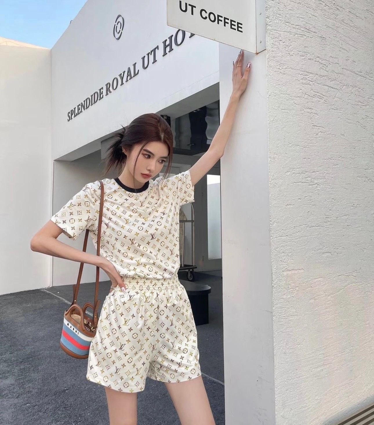 Louis Vuitton Louis Vuitton SS23 Monogram Print Short-Sleeve Size US S / EU 44-46 / 1 - 9 Thumbnail