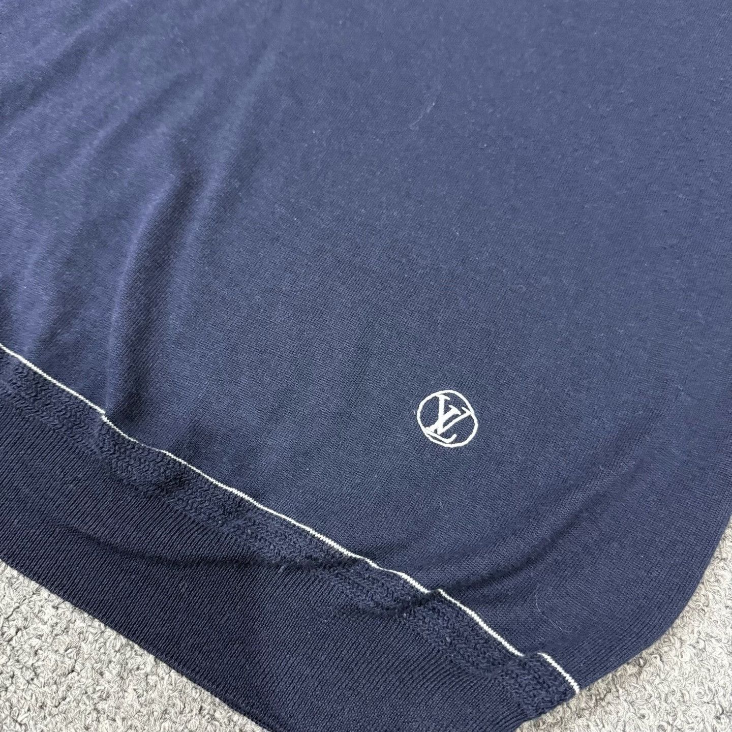 Louis Vuitton Louis Vuitton LV Small Logo Knit Sweater XL Size US XL / EU 56 / 4 - 3 Thumbnail