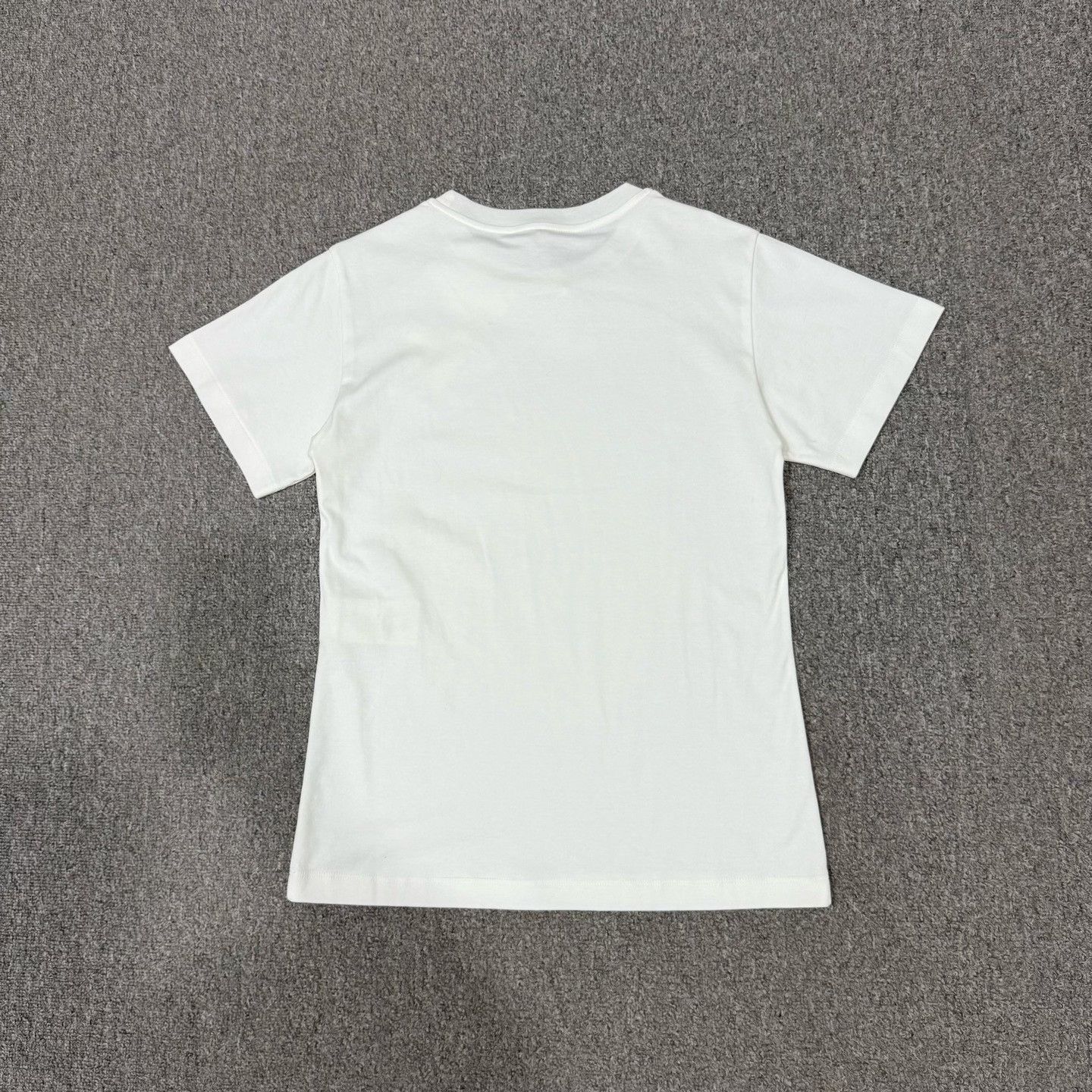 Louis Vuitton Louis Vuitton White Heart Patch T-shirt Size S / US 4 / IT 40 - 2 Thumbnail