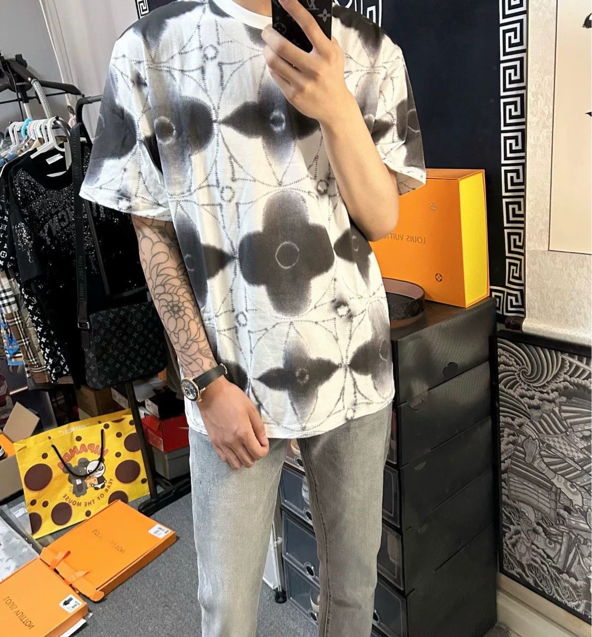 Louis Vuitton Louis Vuitton SS23 Tie-Dye Print Crew Neck Tee Size US M / EU 48-50 / 2 - 7 Thumbnail