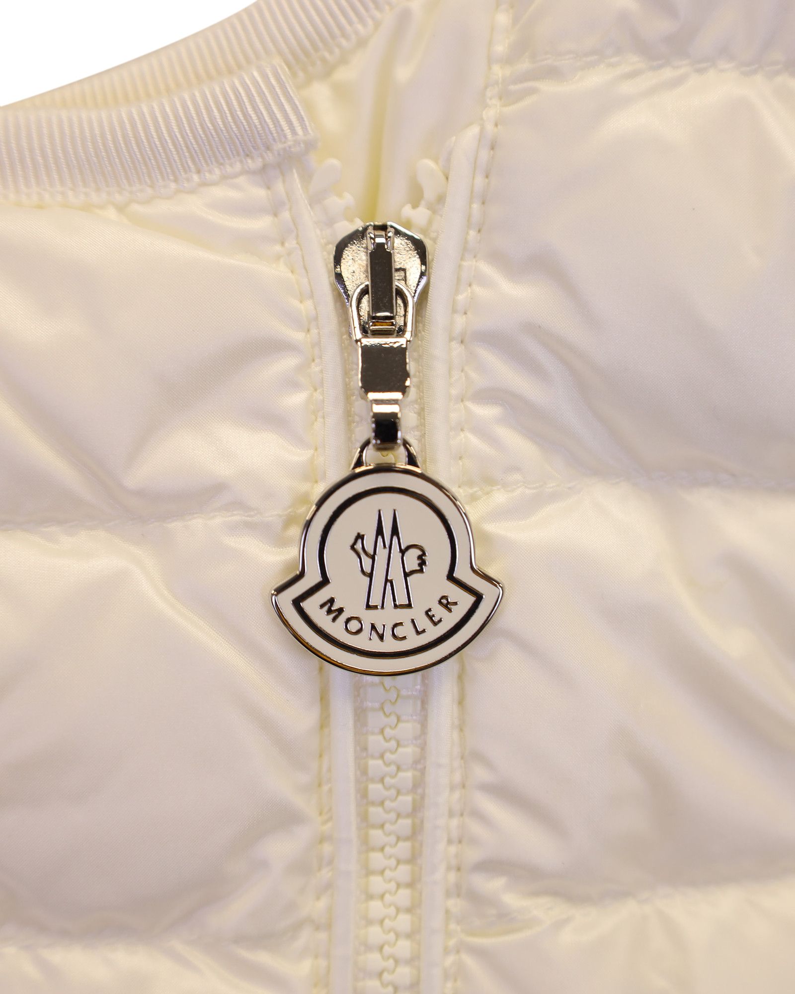 Moncler Moncler Asymmetrical Zipped Jacket in Cream Polyamide Size XS / US 0-2 / IT 36-38 - 3 Thumbnail