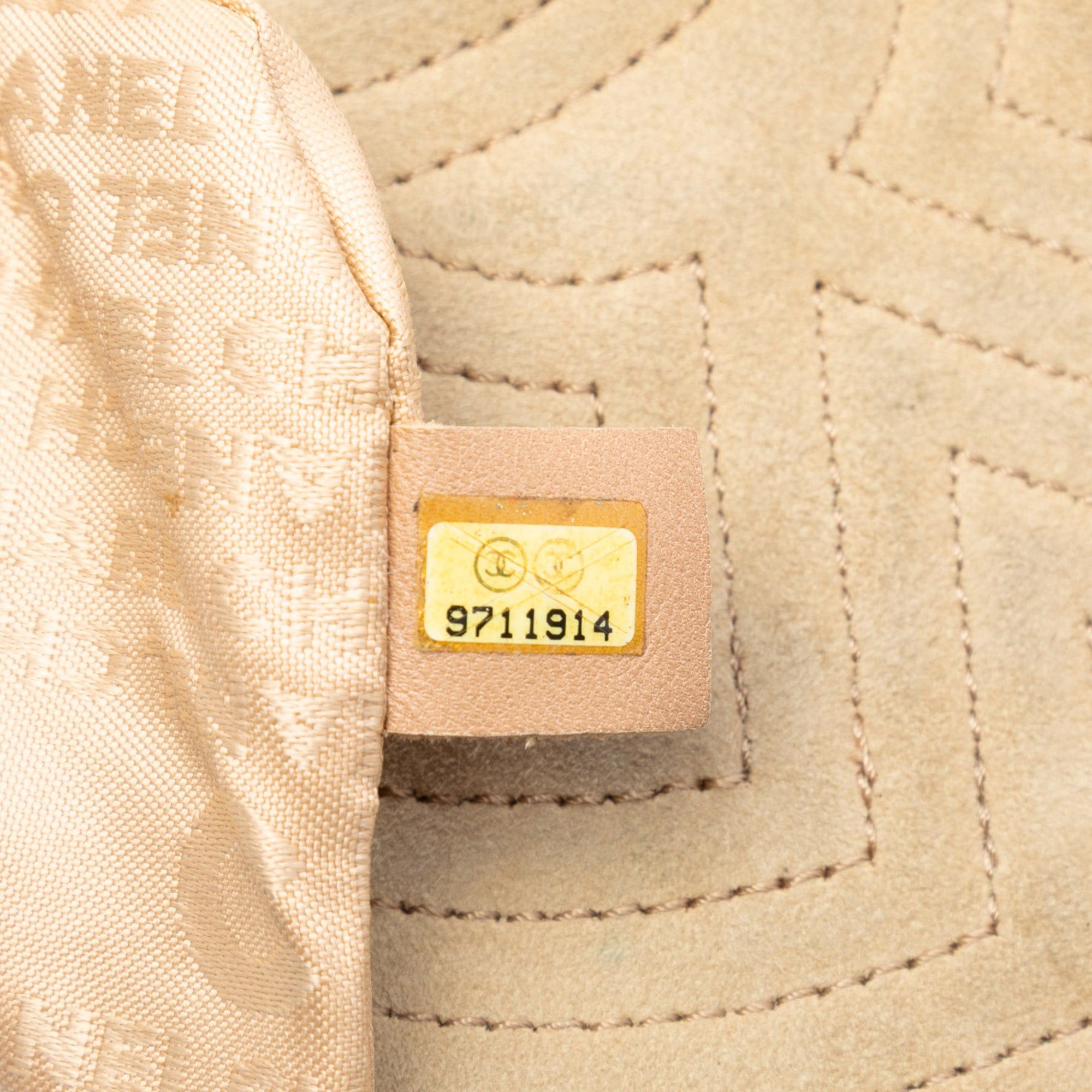 Chanel CC Quilted Suede Pochette Size ONE SIZE - 6 Thumbnail