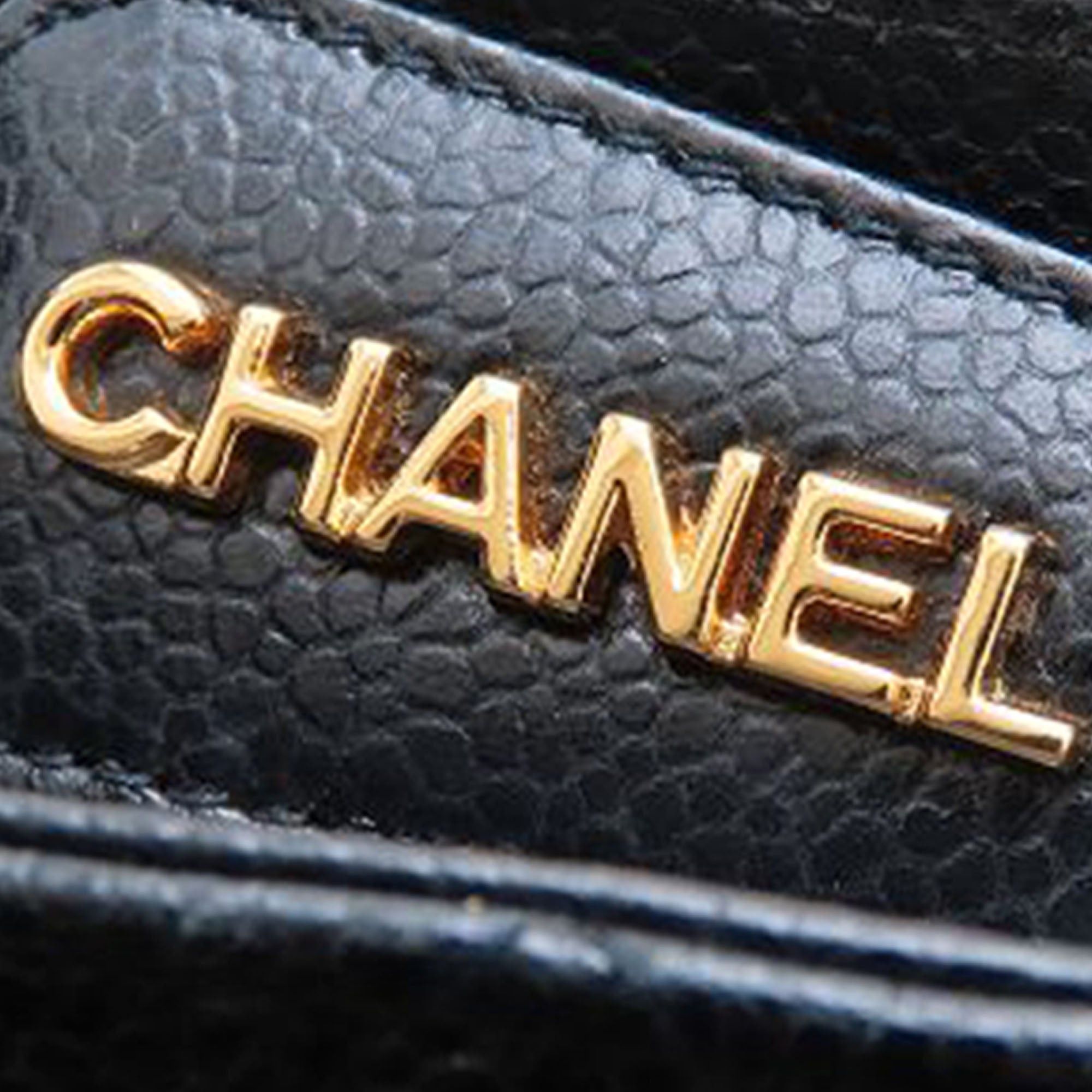 Chanel CC Quilted Caviar Front Pocket Shoulder Bag Size ONE SIZE - 22 Thumbnail