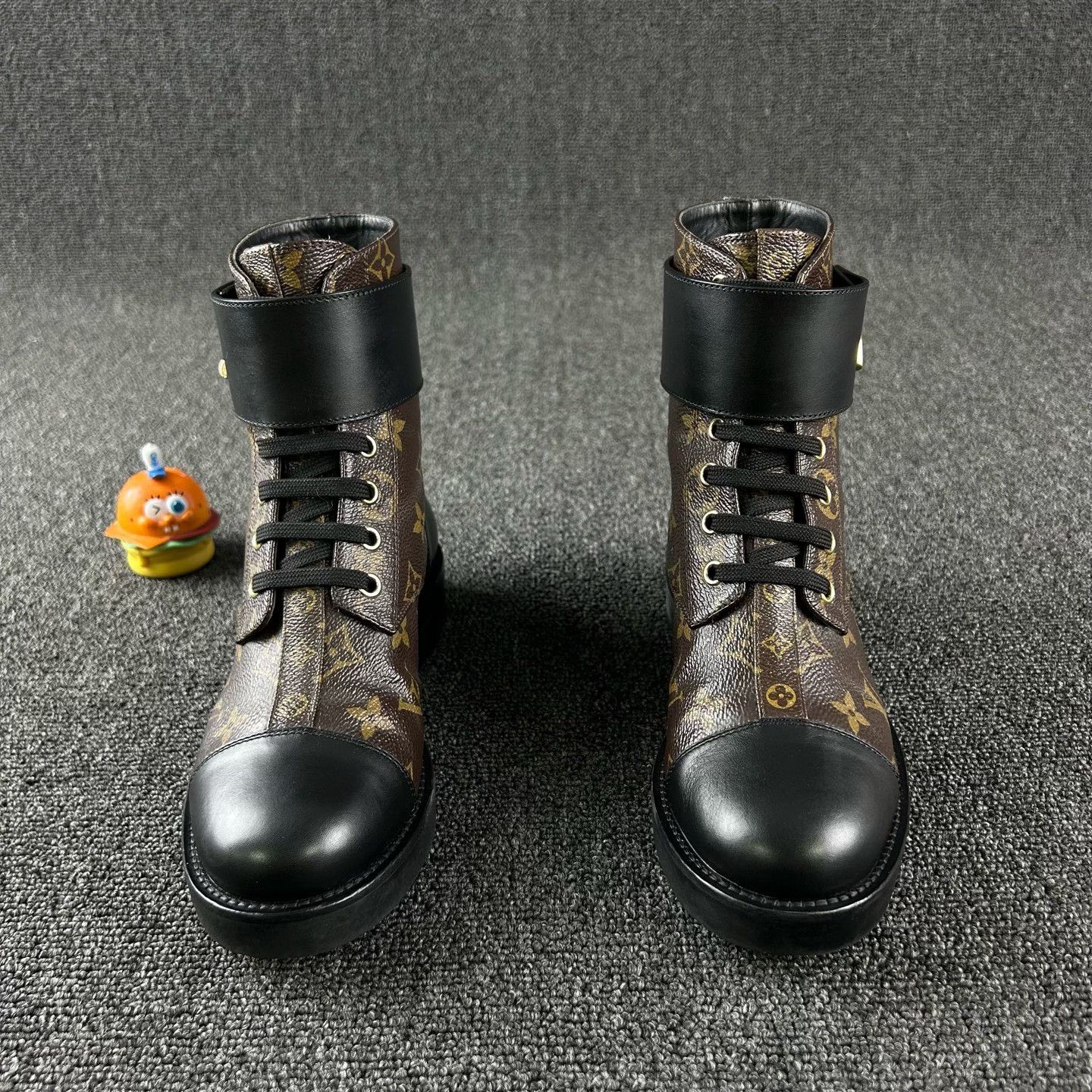 Louis Vuitton Louis Vuitton Monogram Short Boots Size US 5 / IT 35 - 2 Thumbnail