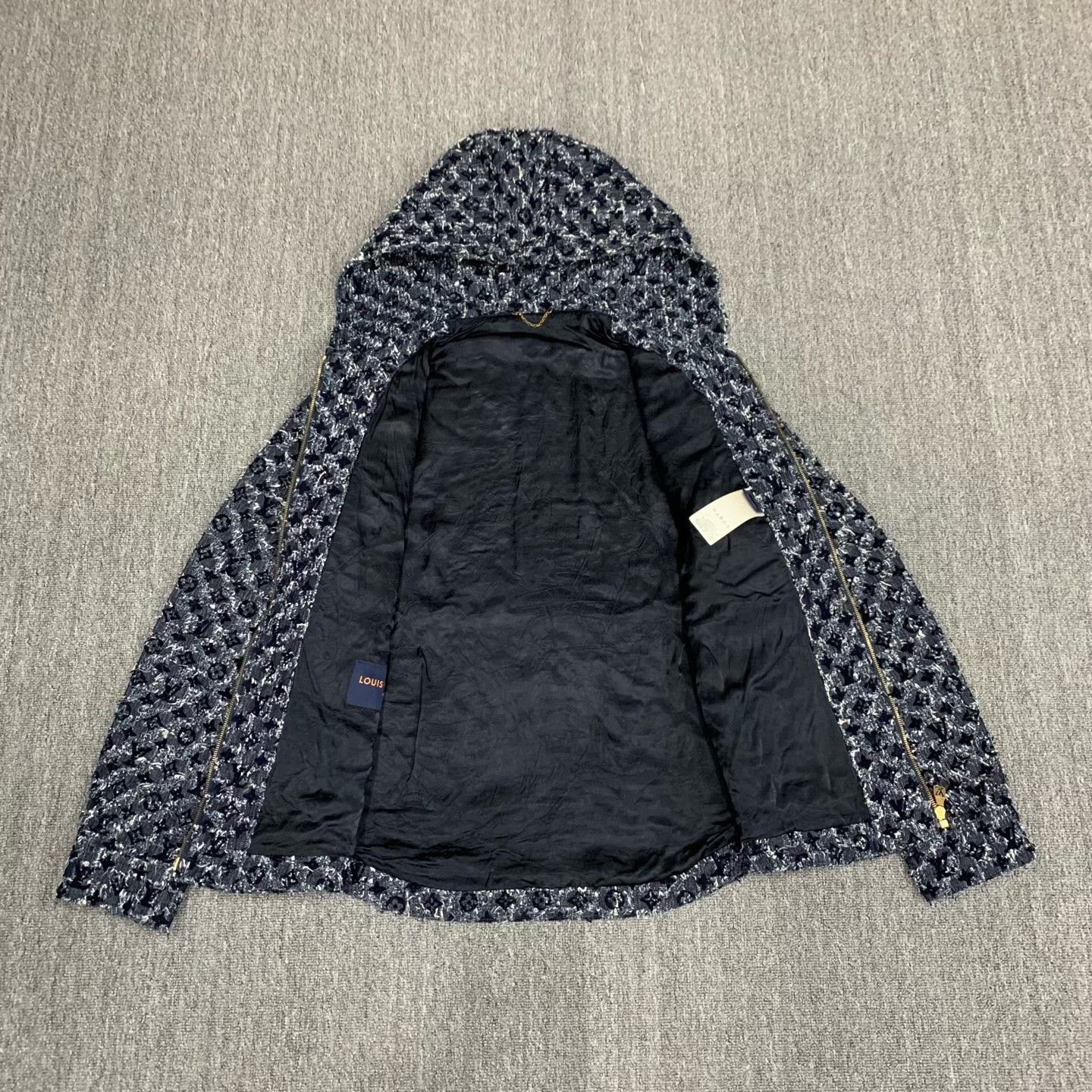 Louis Vuitton LV Blue Flocked Monogram Print Coat Size US M / EU 48-50 / 2 - 8 Thumbnail