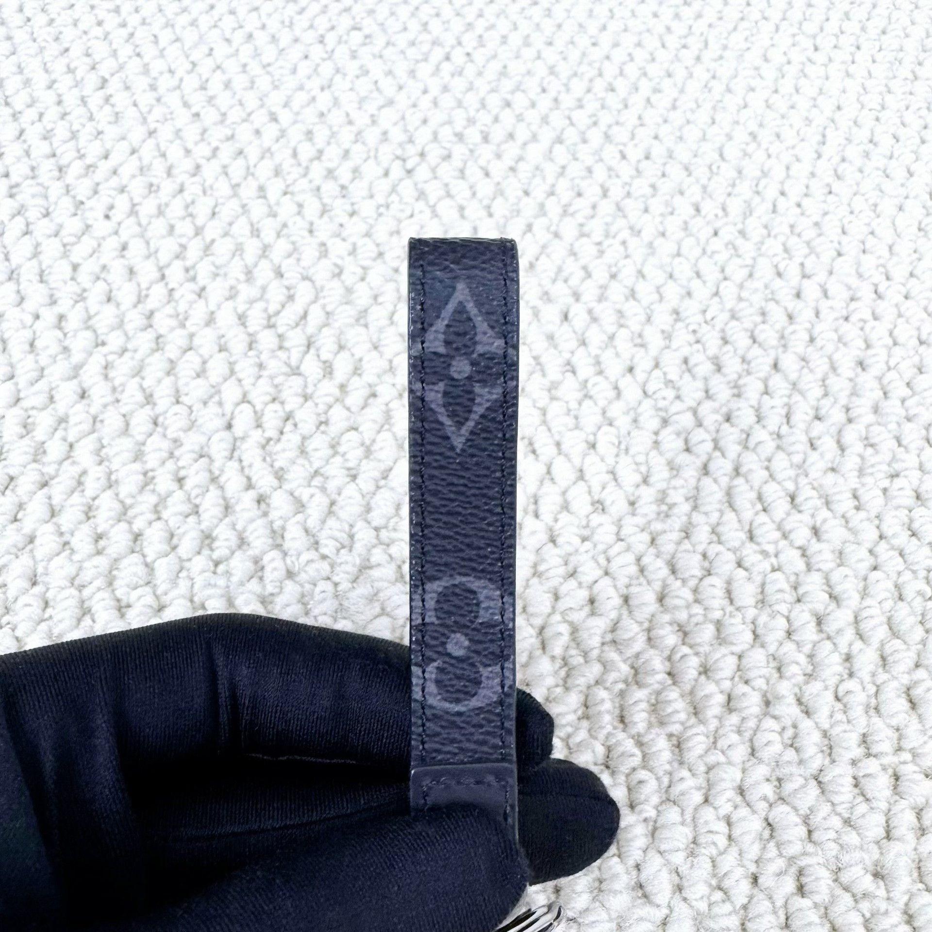 Louis Vuitton Louis Vuitton Monogram Keychain Size ONE SIZE - 2 Thumbnail