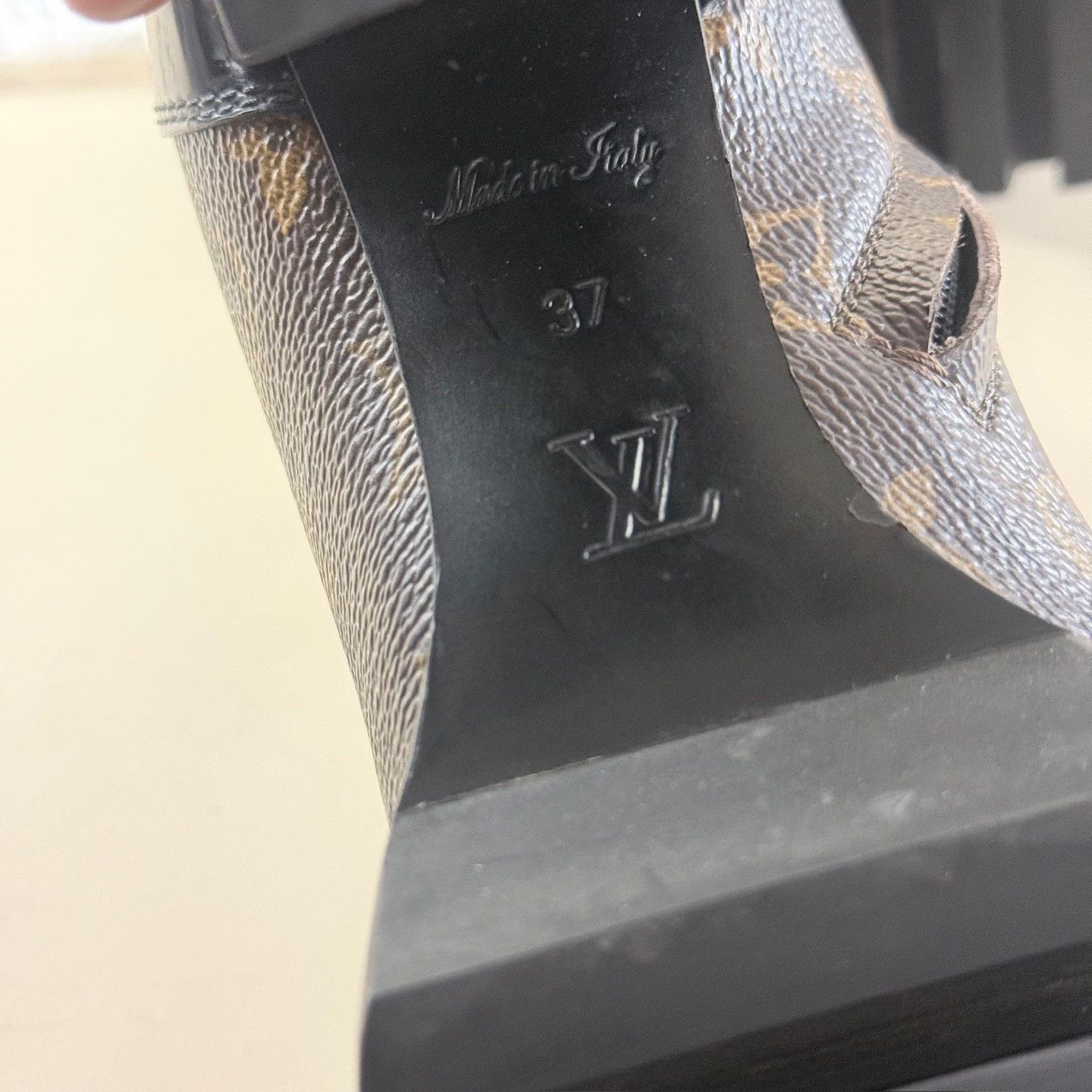 Louis Vuitton Louis Vuitton Monogram Lace-Up Ankle Boots Size US 6 / IT 36 - 7 Thumbnail