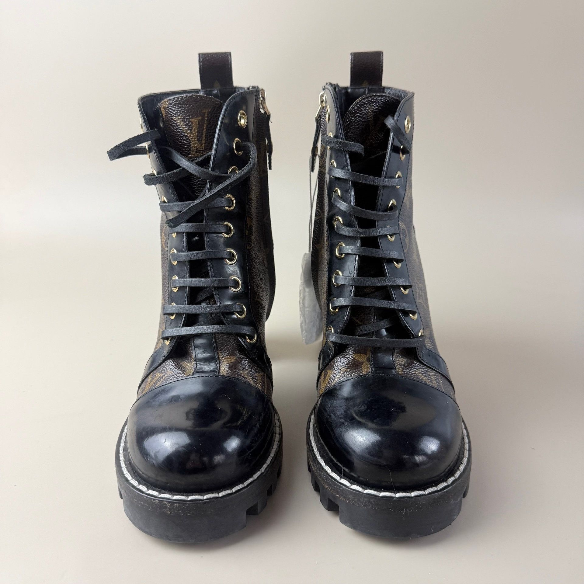 Louis Vuitton Louis Vuitton Monogram Lace-Up Ankle Boots Size US 6 / IT 36 - 2 Thumbnail