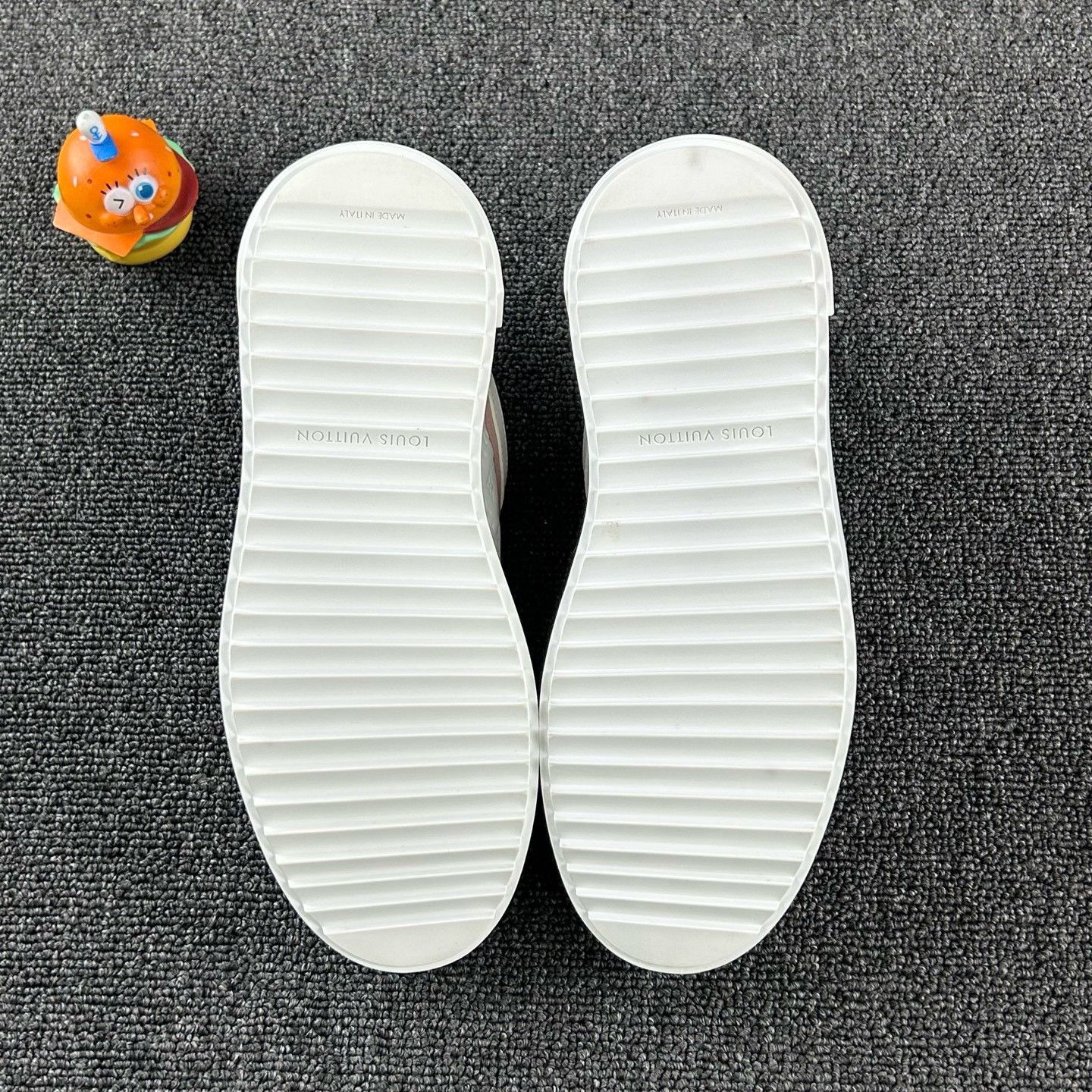 Louis Vuitton Louis Vuitton White Pink Embossed Platform Shoes Size US 5 / IT 35 - 6 Thumbnail