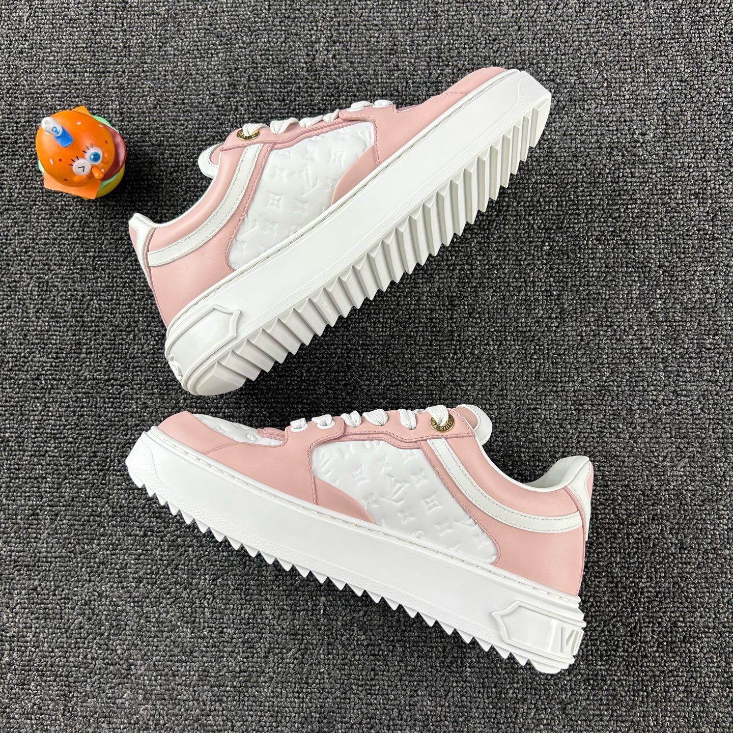 Louis Vuitton Louis Vuitton White Pink Embossed Platform Shoes Size US 5 / IT 35 - 3 Thumbnail