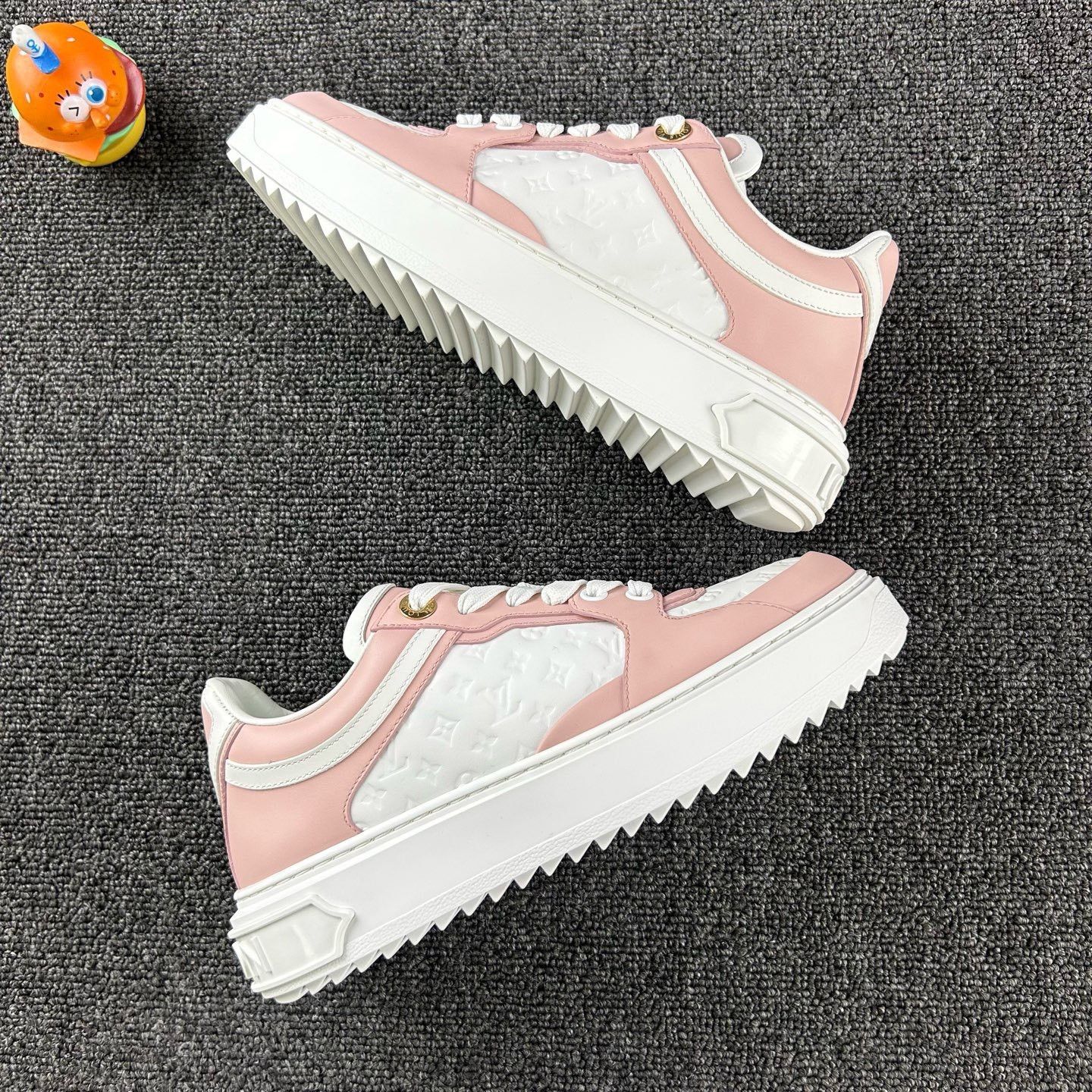Louis Vuitton Louis Vuitton White Pink Embossed Platform Shoes Size US 5 / IT 35 - 4 Thumbnail