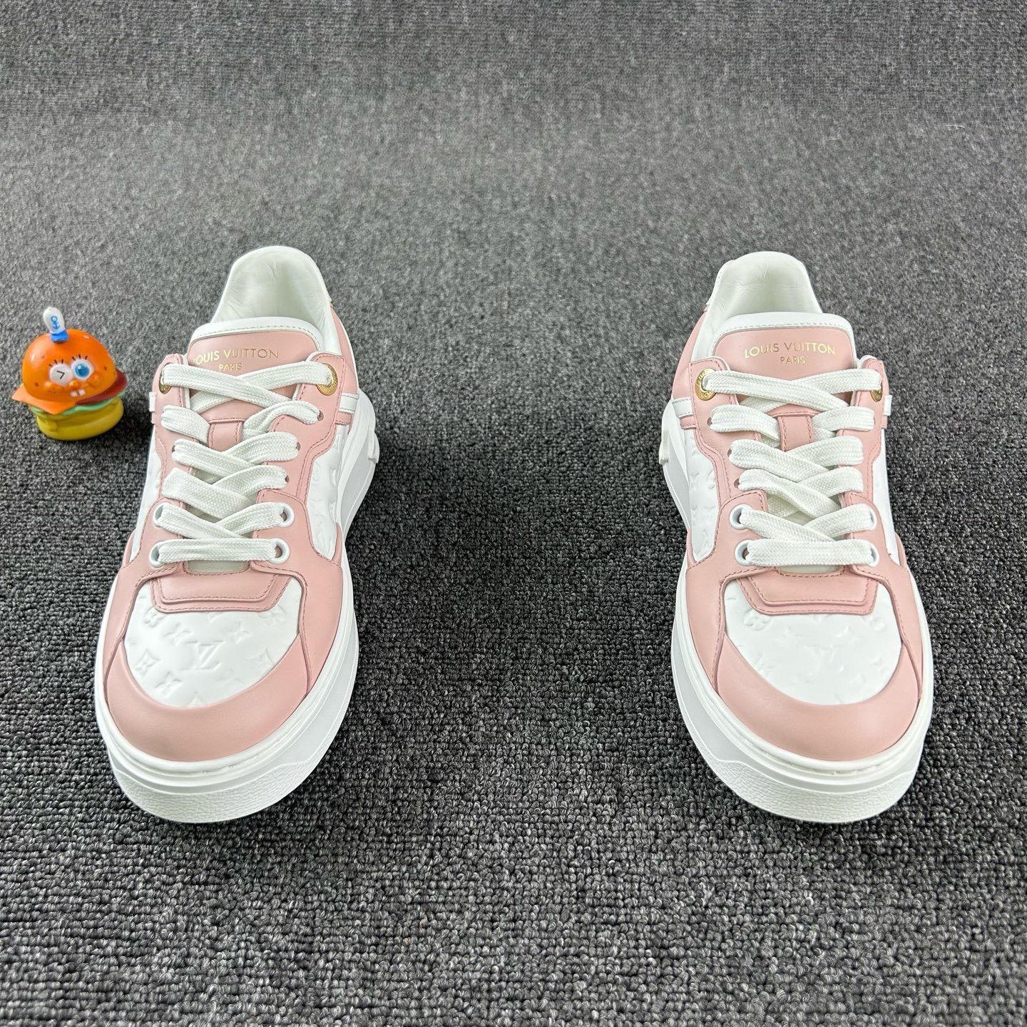 Louis Vuitton Louis Vuitton White Pink Embossed Platform Shoes Size US 5 / IT 35 - 2 Thumbnail