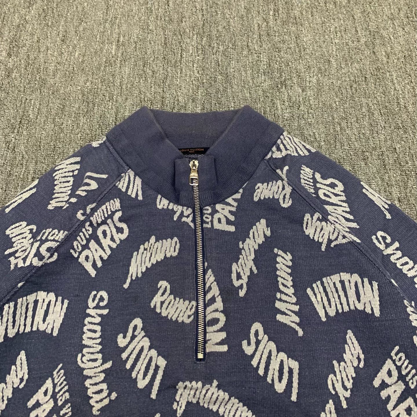 Louis Vuitton LV Blue Half-Zip Slogan Print Sweatshirt Size US XXL / EU 58 / 5 - 9 Thumbnail