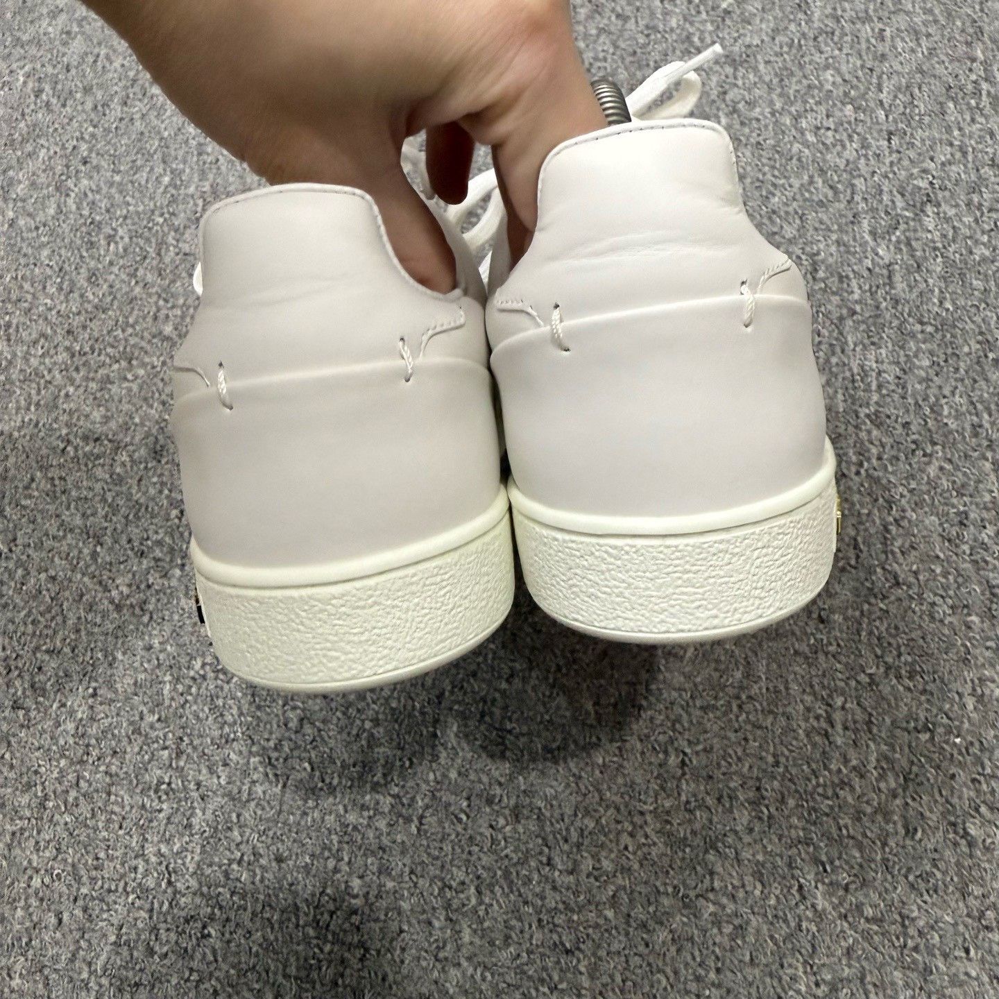Louis Vuitton Louis Vuitton White Logo Sneakers Size US 4 / IT 34 - 4 Thumbnail
