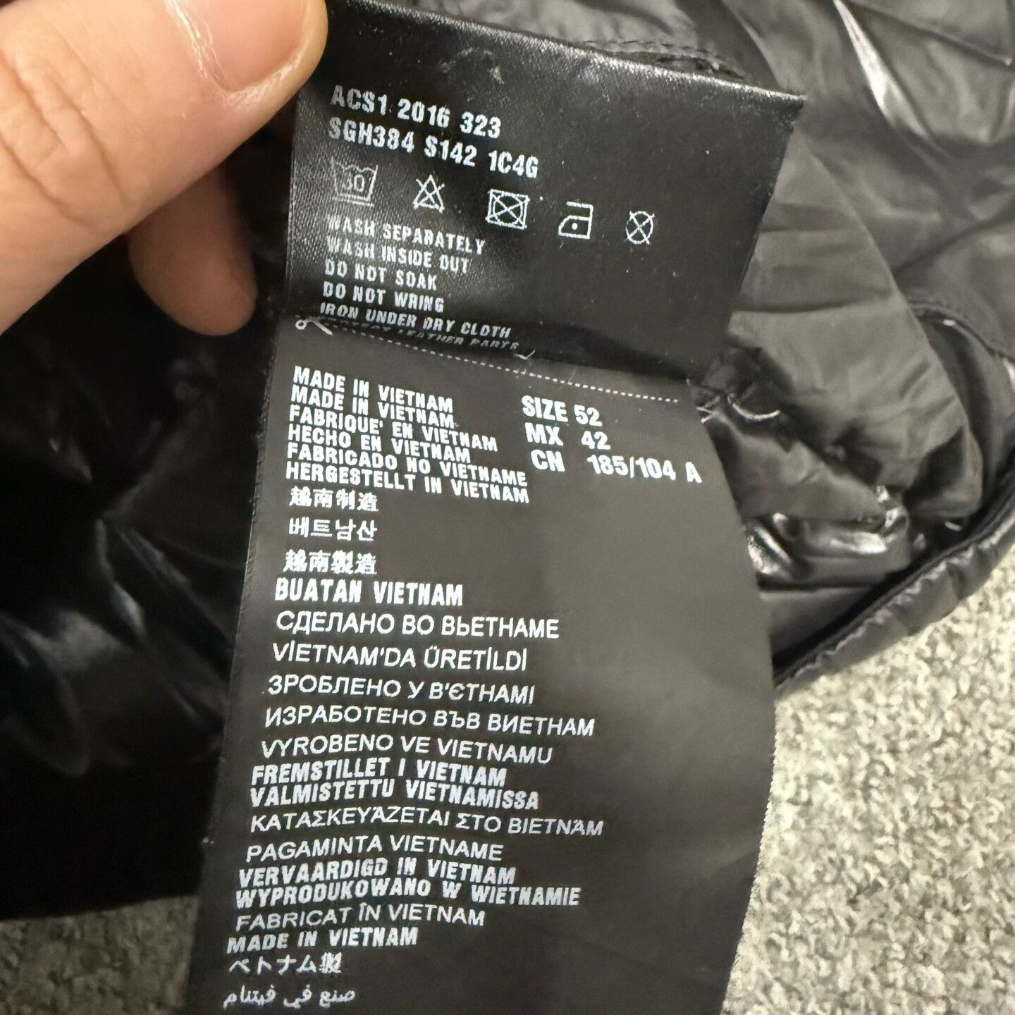 Prada Prada Black Triangle Logo Down Vest Size US L / EU 52-54 / 3 - 5 Thumbnail