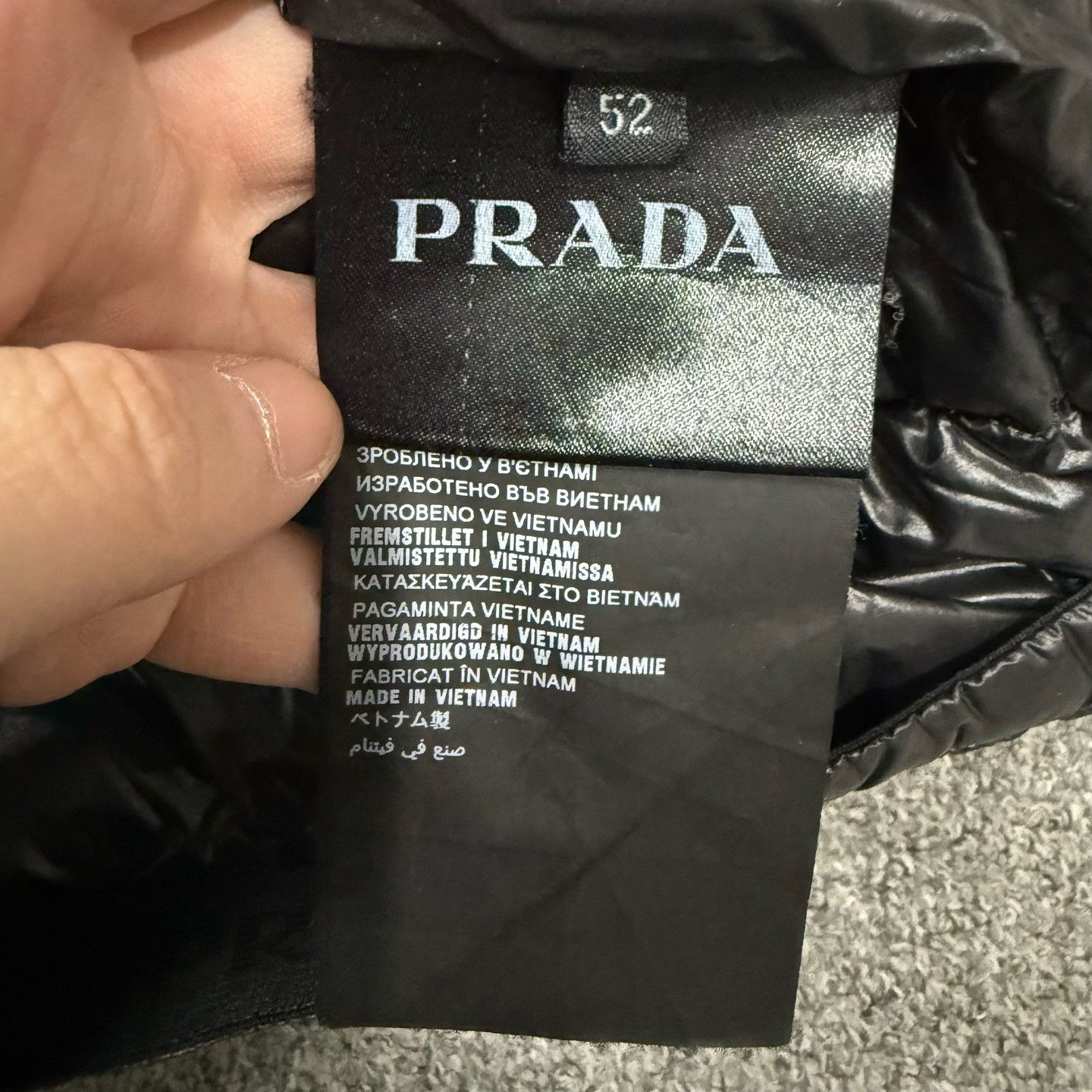 Prada Prada Black Triangle Logo Down Vest Size US L / EU 52-54 / 3 - 4 Thumbnail