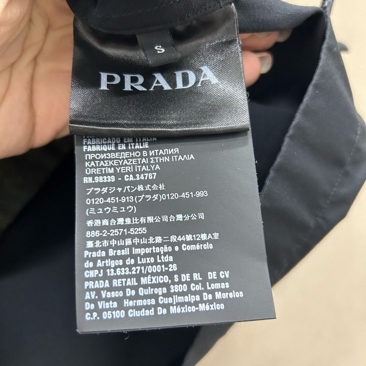 Prada Prada Patchwork Print Logo Short-Sleeve Shirt Size US S / EU 44-46 / 1 - 5 Thumbnail