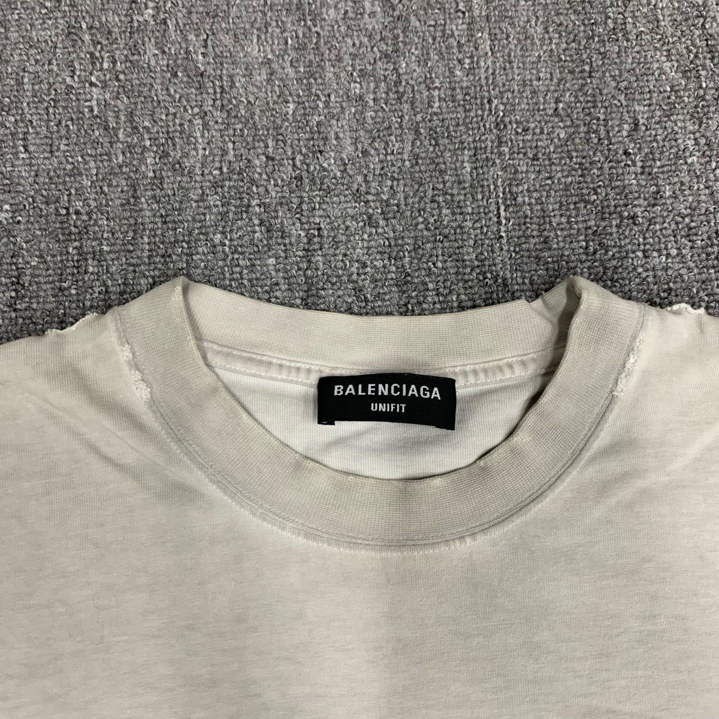 Balenciaga Balenciaga Gray Distressed Short Sleeve Size US L / EU 52-54 / 3 - 9 Thumbnail