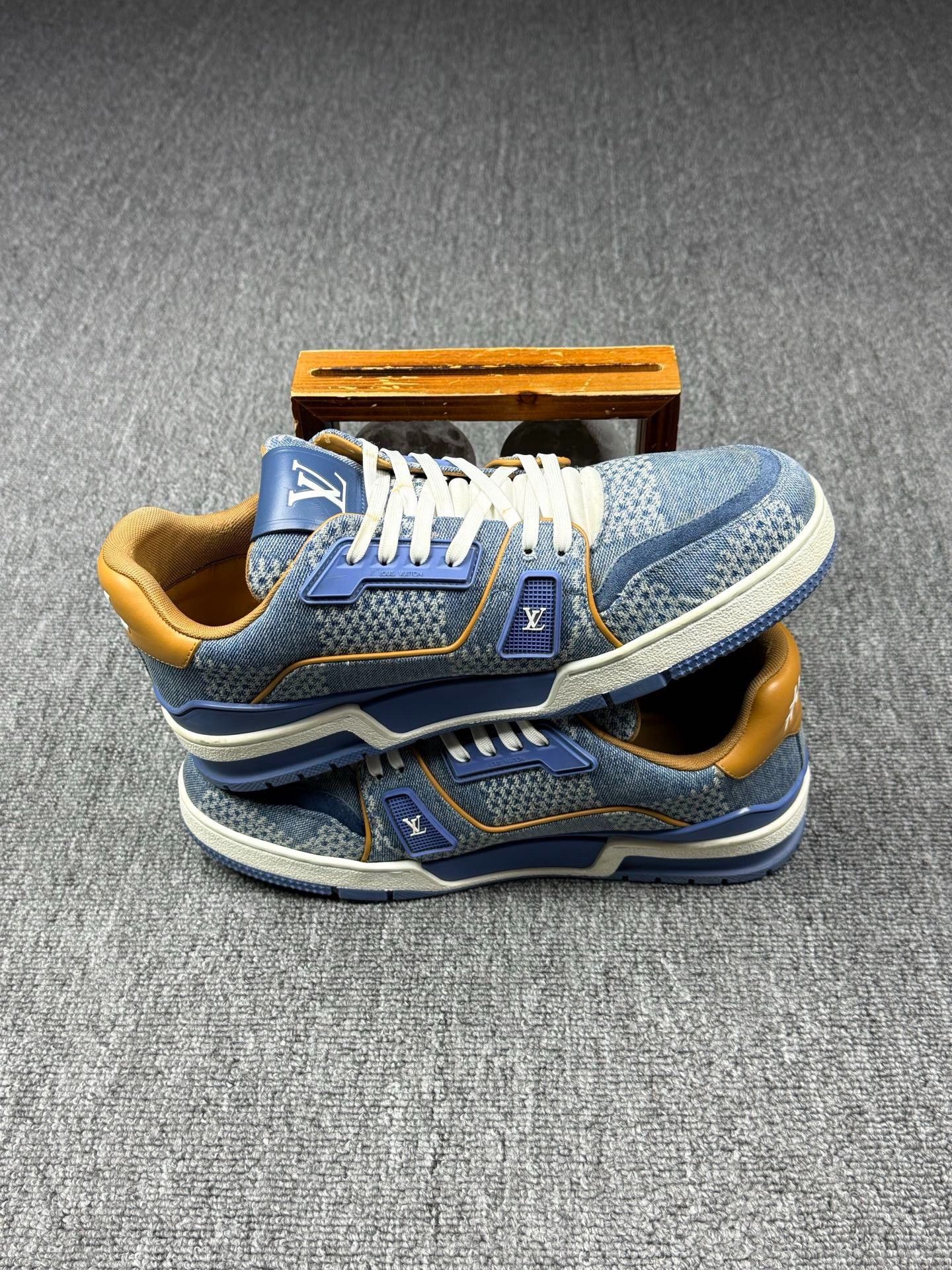 Louis Vuitton Louis Vuitton Training Blue Lowtop Sneakers 8 Men Size US 8 / EU 41 - 3 Thumbnail
