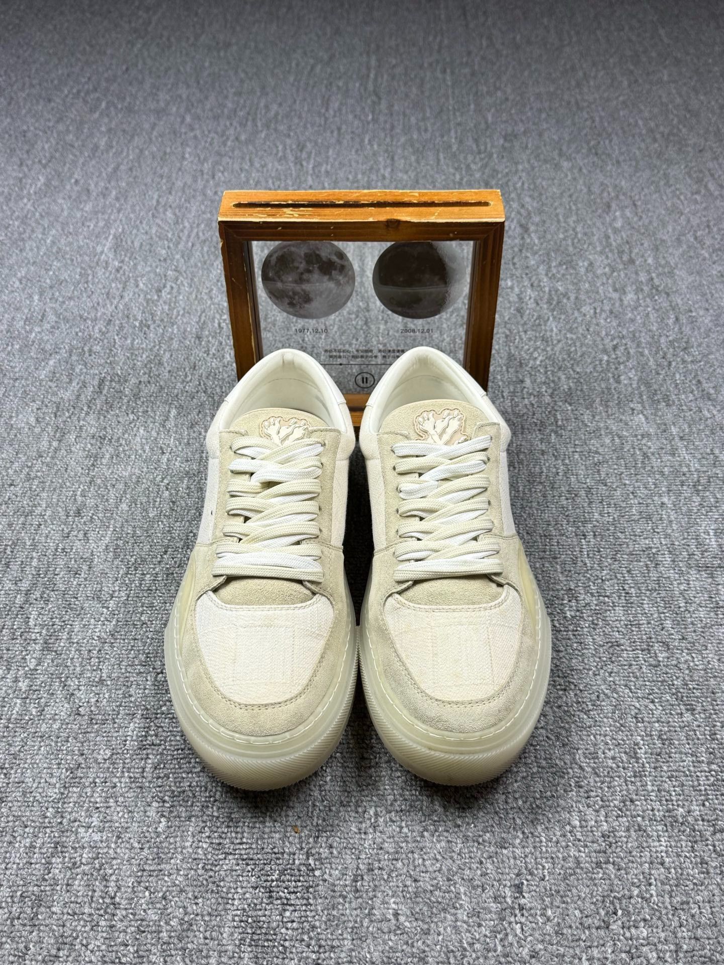 Louis Vuitton Louis Vuitton Denim White Lowtop Sneakers 8 Men Size US 8 / EU 41 - 4 Thumbnail