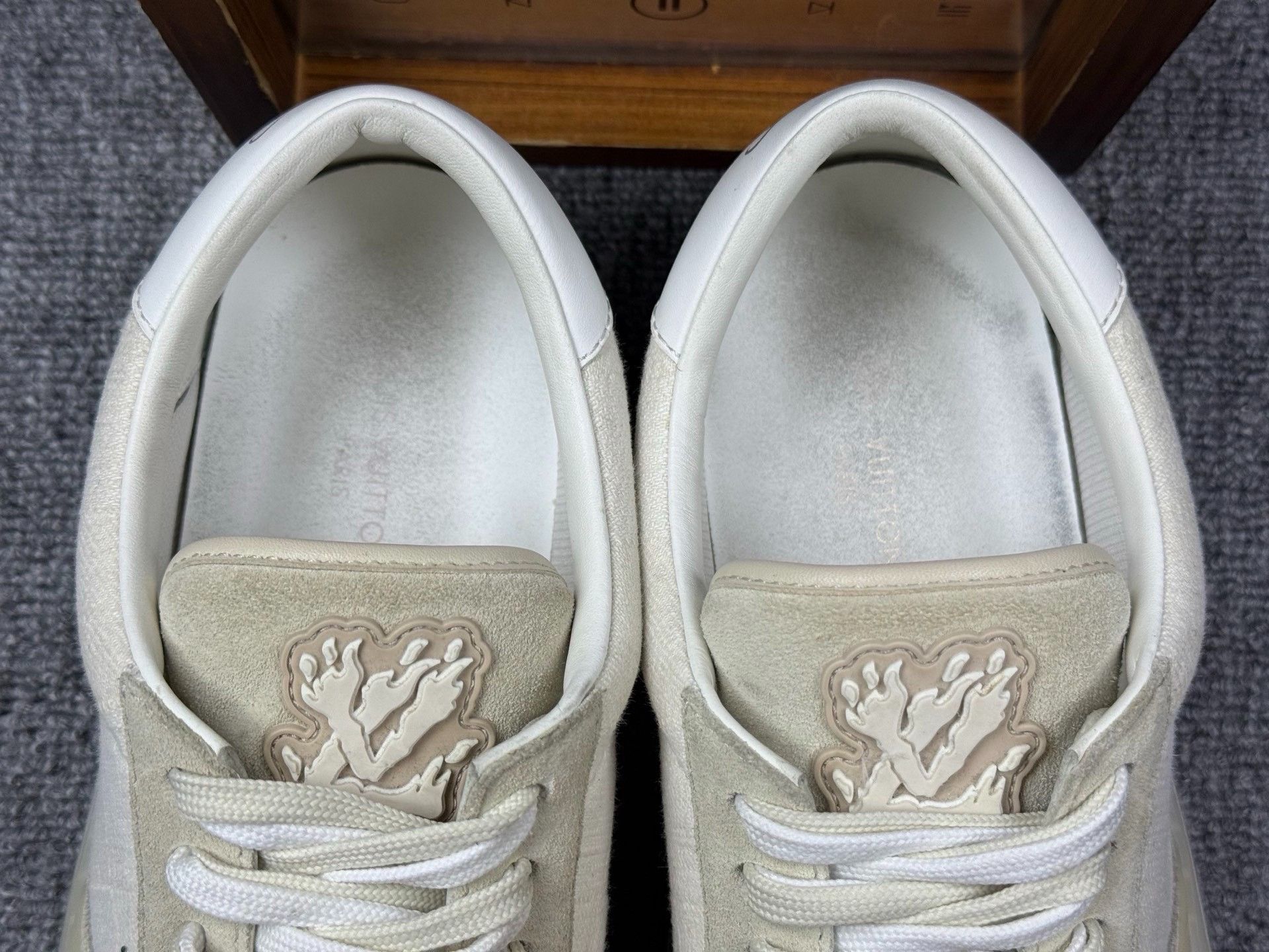 Louis Vuitton Louis Vuitton Denim White Lowtop Sneakers 8 Men Size US 8 / EU 41 - 9 Thumbnail