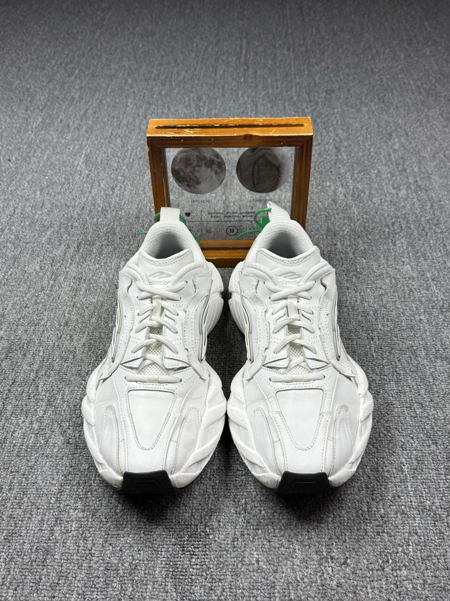 Balenciaga Balenciaga White Lowtop Sneakers 9 Men Size US 9 / EU 42 - 4 Thumbnail