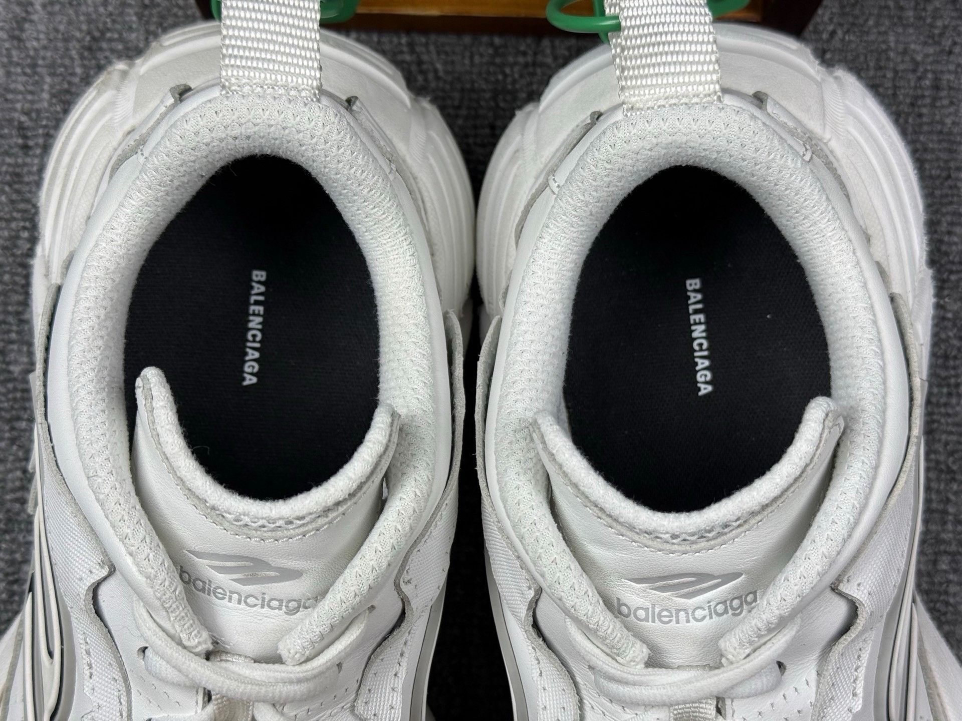 Balenciaga Balenciaga White Lowtop Sneakers 9 Men Size US 9 / EU 42 - 9 Thumbnail