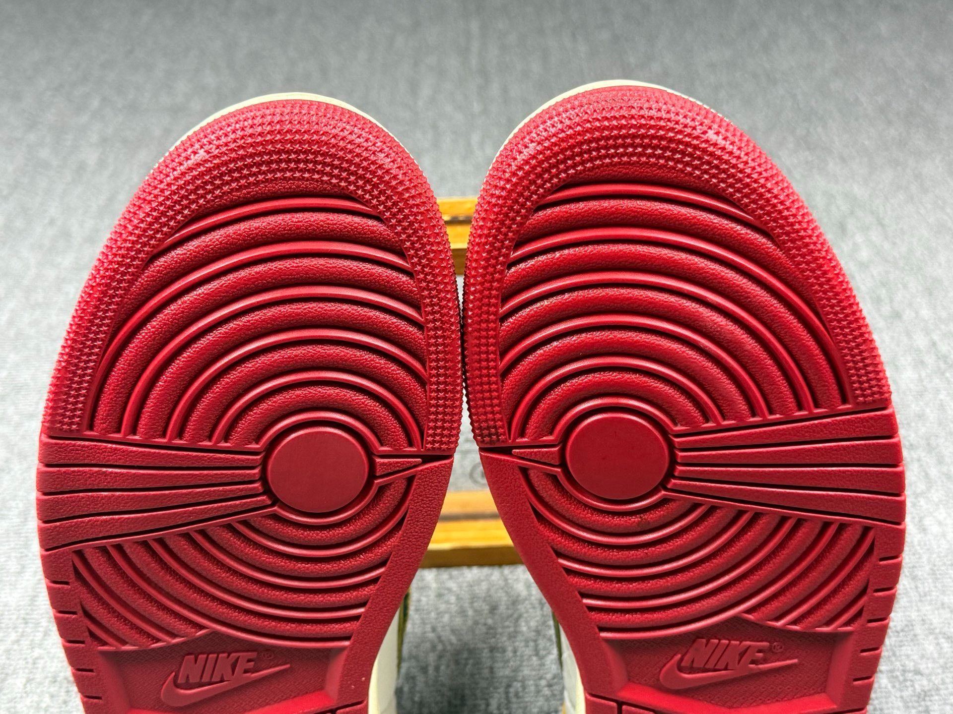 Nike Nike AJ1 Red Lowtop Sneakers 11 Men Size US 11 / EU 44 - 7 Thumbnail