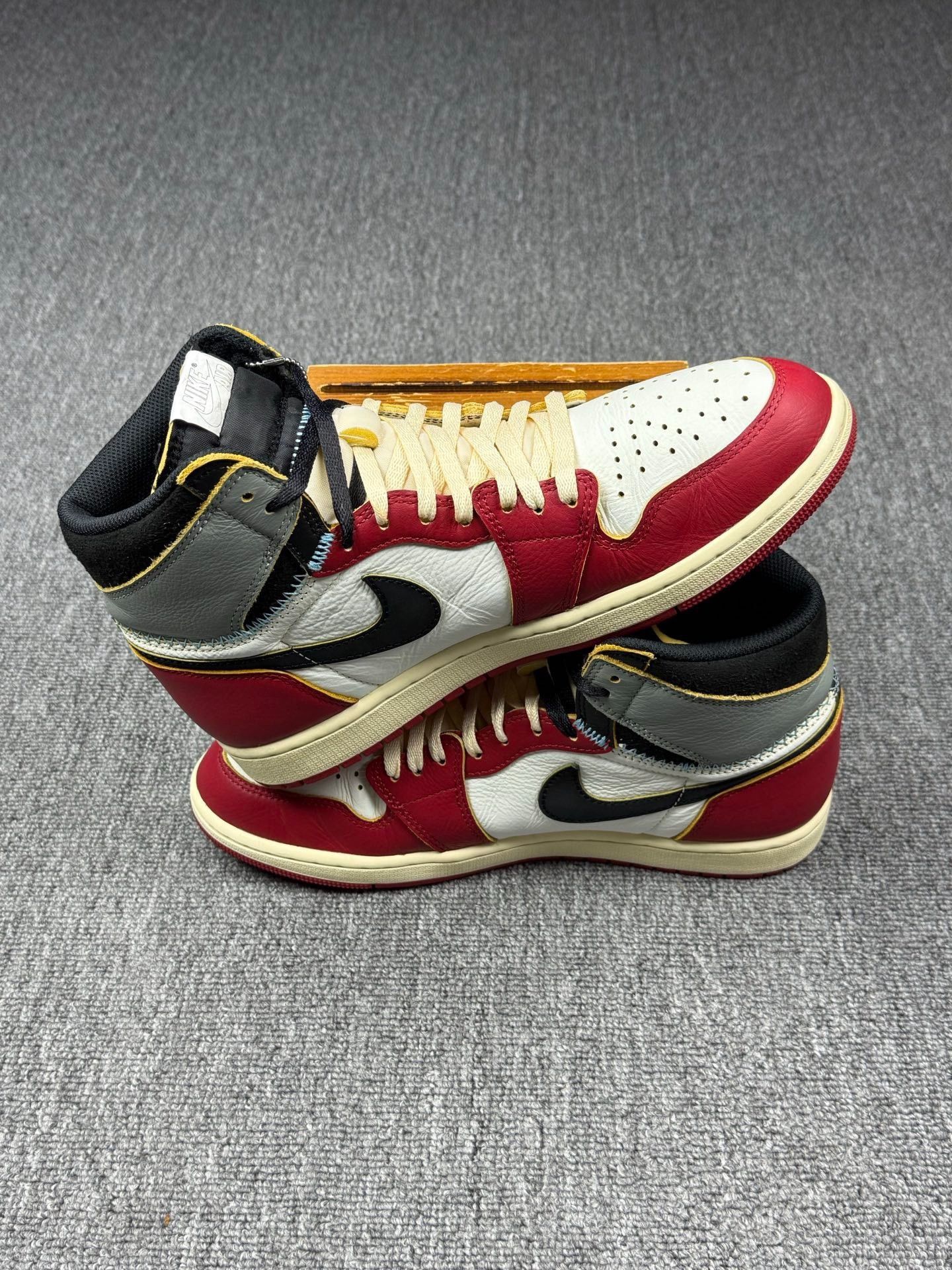 Nike Nike AJ1 Red Lowtop Sneakers 11 Men Size US 11 / EU 44 - 3 Thumbnail