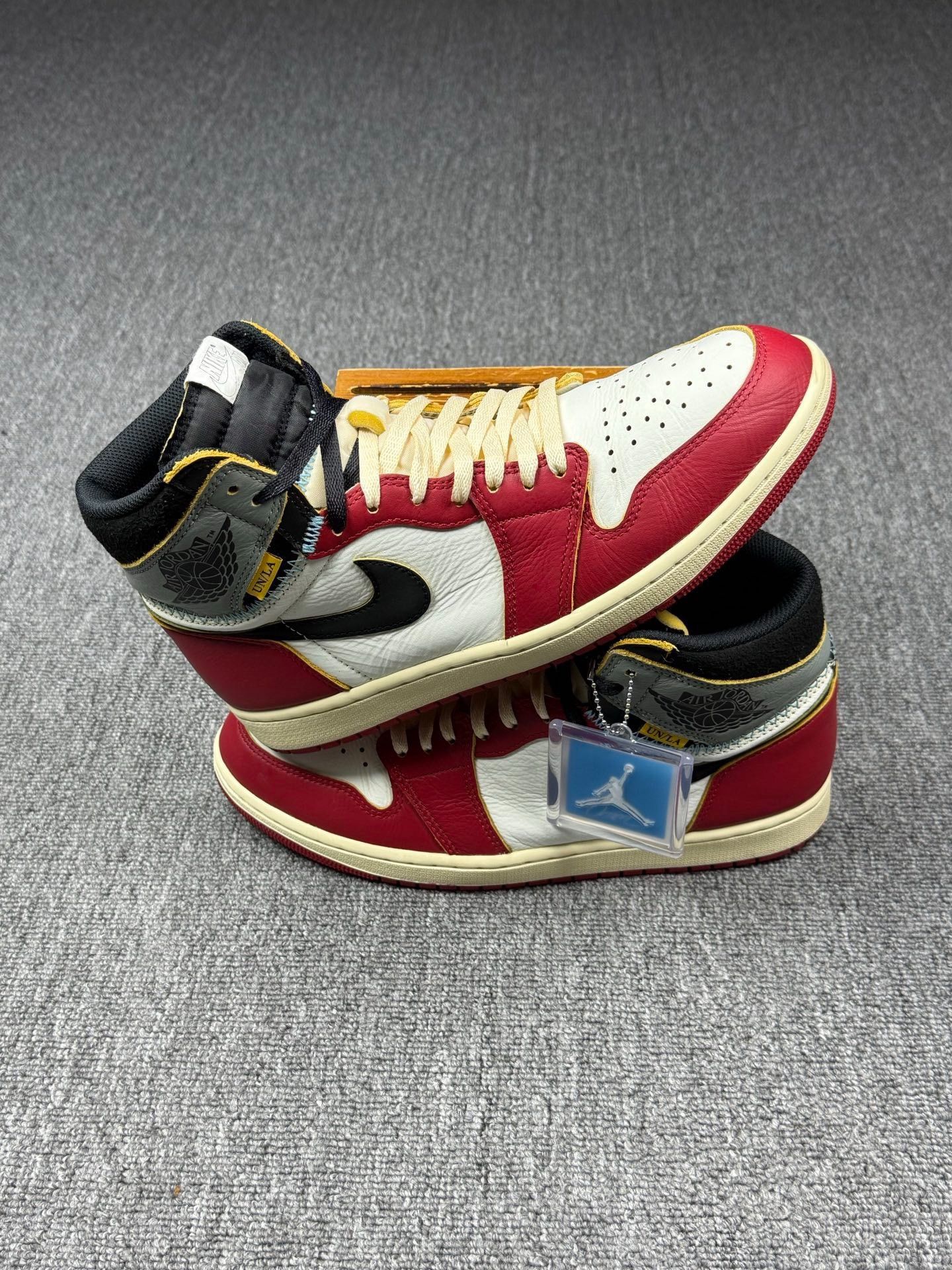 Nike Nike AJ1 Red Lowtop Sneakers 11 Men Size US 11 / EU 44 - 2 Thumbnail