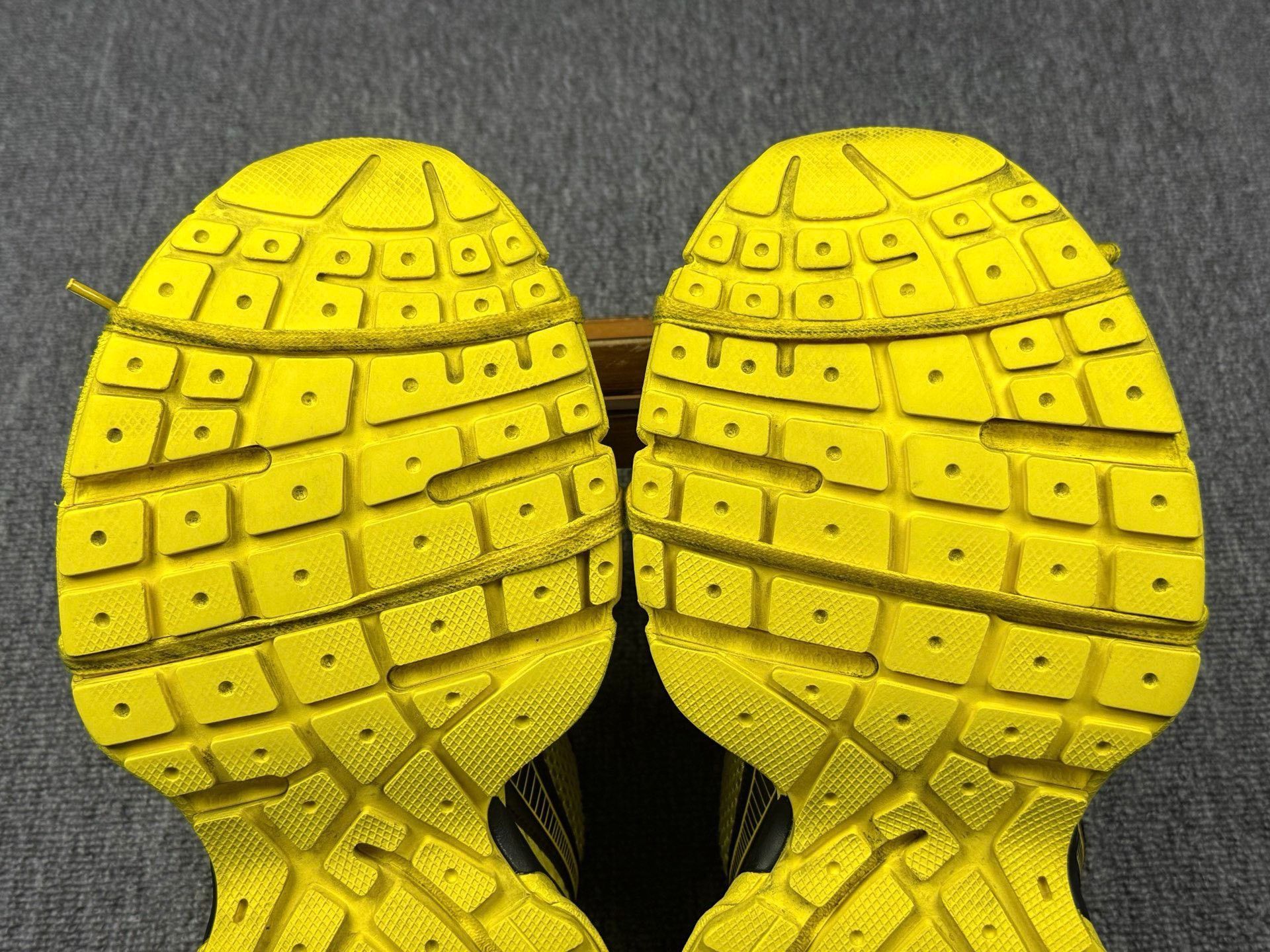 Balenciaga Balenciaga Yellow Lowtop Sneakers 10 Men Size US 10 / EU 43 - 7 Thumbnail