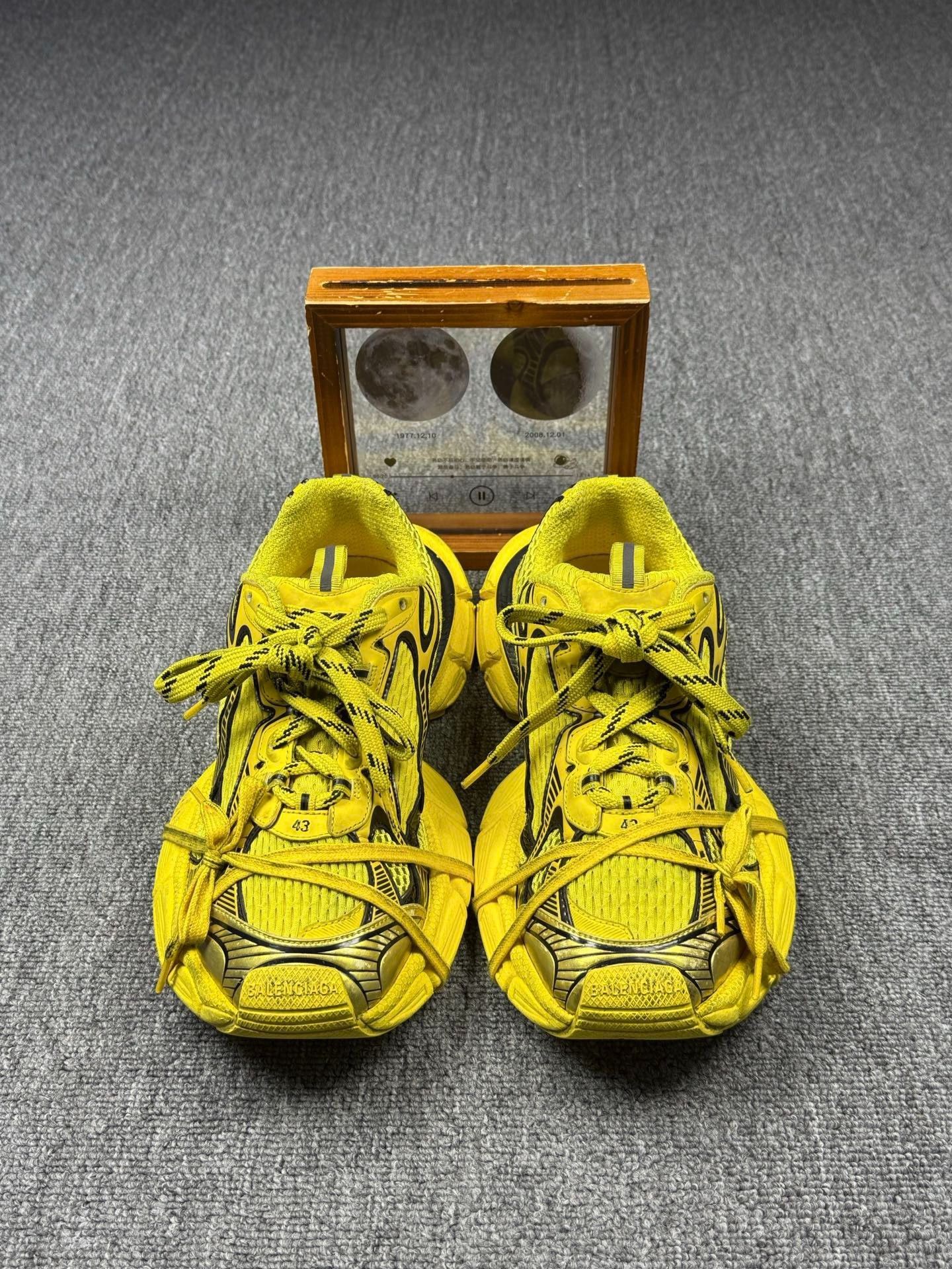 Balenciaga Balenciaga Yellow Lowtop Sneakers 10 Men Size US 10 / EU 43 - 4 Thumbnail
