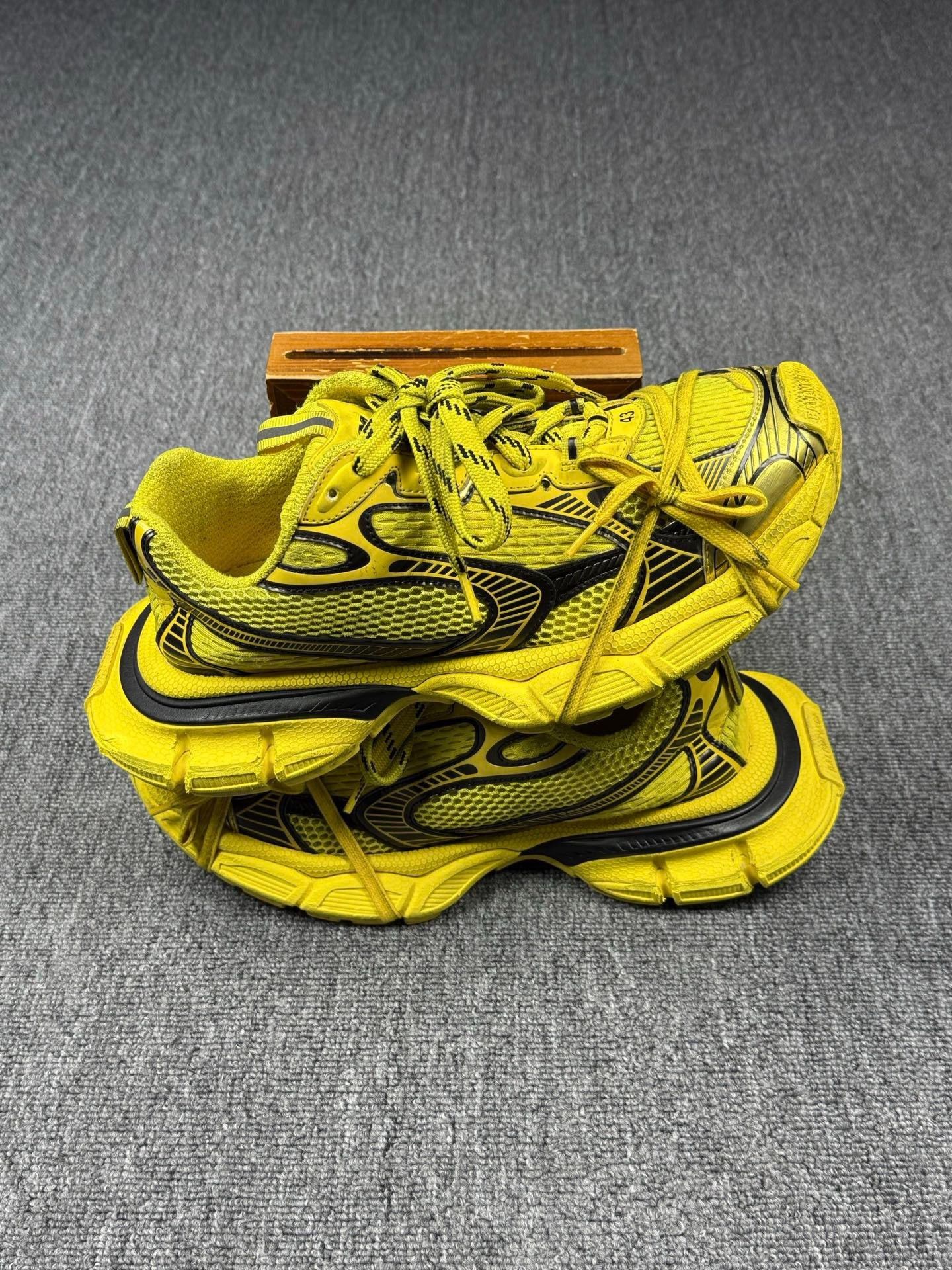Balenciaga Balenciaga Yellow Lowtop Sneakers 10 Men Size US 10 / EU 43 - 2 Thumbnail