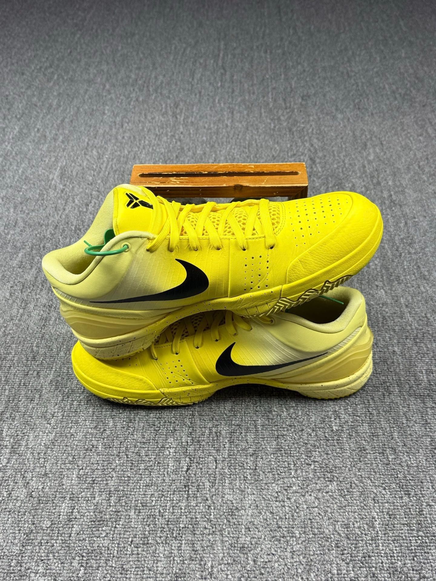 Nike Nike KOBE4 Yellow Lowtop Sneakers 12 Men Size US 12 / EU 45 - 3 Thumbnail