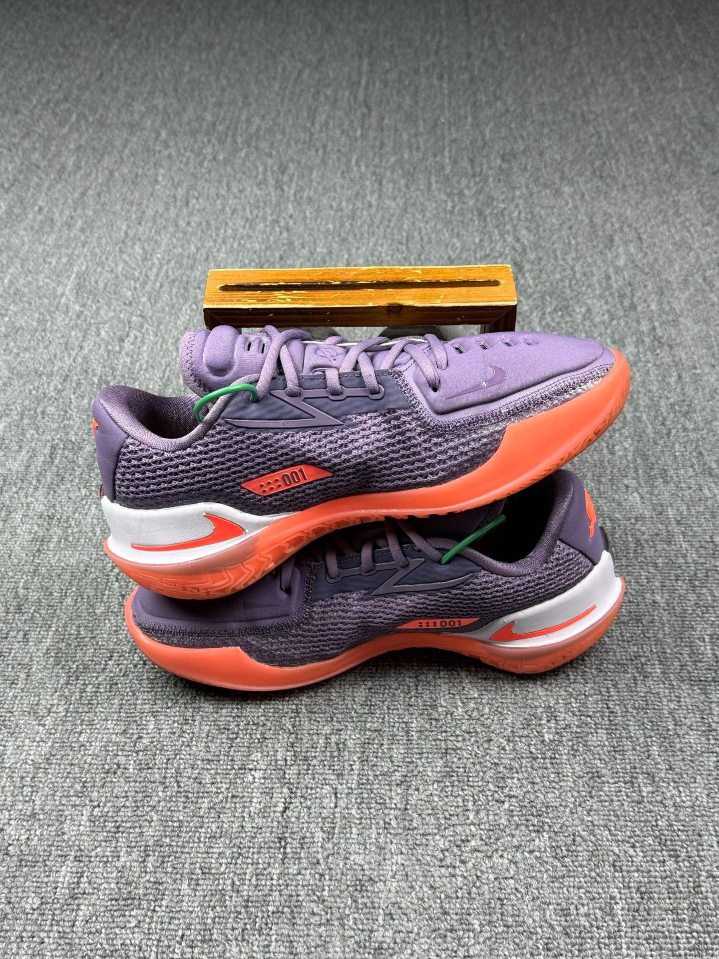 Nike Nike Purple Lowtop Sneakers 8 Men Size US 8 / EU 41 - 3 Thumbnail