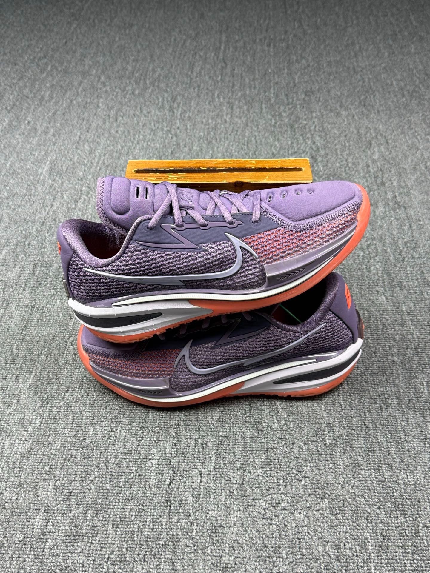 Nike Nike Purple Lowtop Sneakers 8 Men Size US 8 / EU 41 - 2 Thumbnail