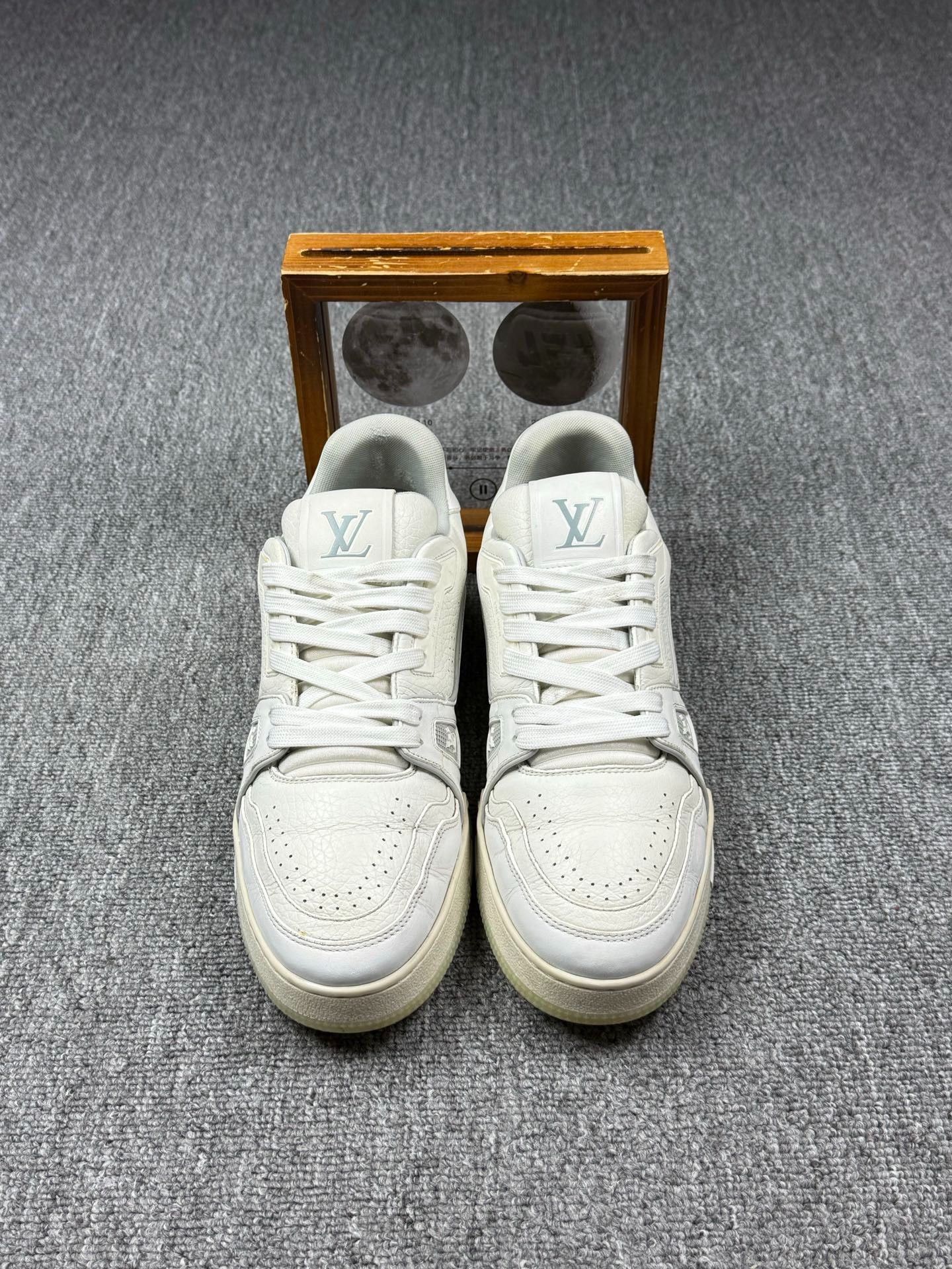 Louis Vuitton Louis Vuitton Training White Lowtop Sneakers 7 Men Size US 7 / EU 40 - 4 Thumbnail