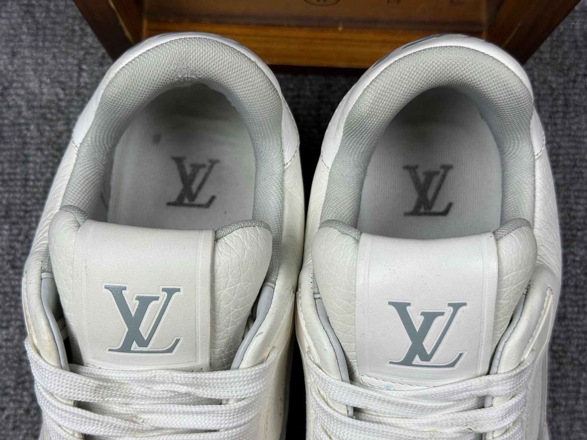 Louis Vuitton Louis Vuitton Training White Lowtop Sneakers 7 Men Size US 7 / EU 40 - 9 Thumbnail