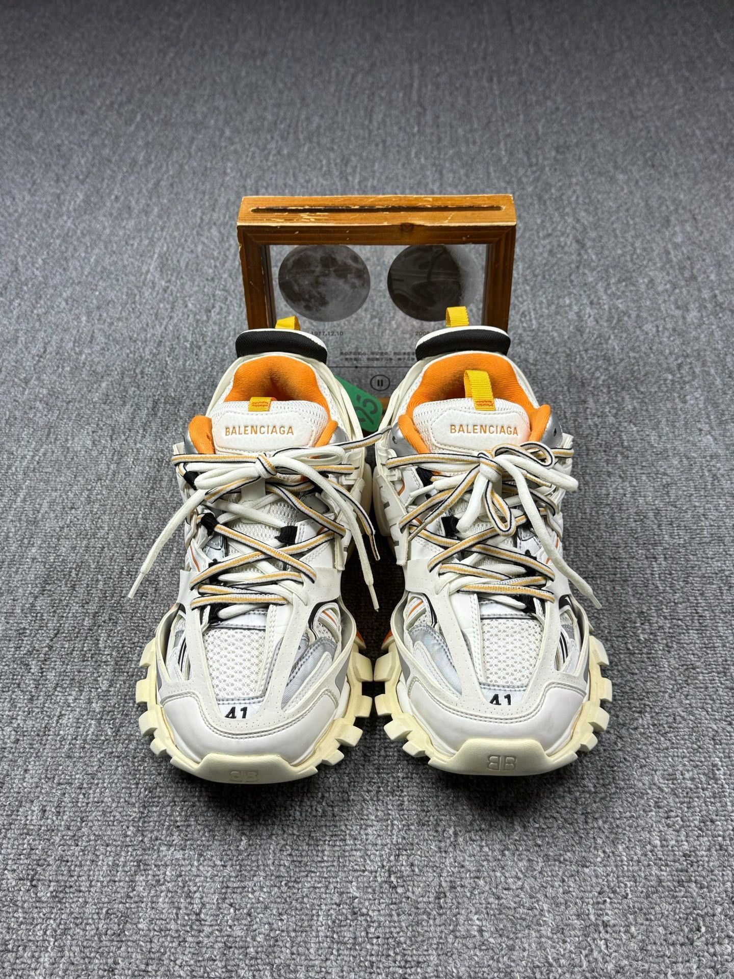 Balenciaga Balenciaga White Lowtop Sneakers 8 Men Size US 8 / EU 41 - 4 Thumbnail