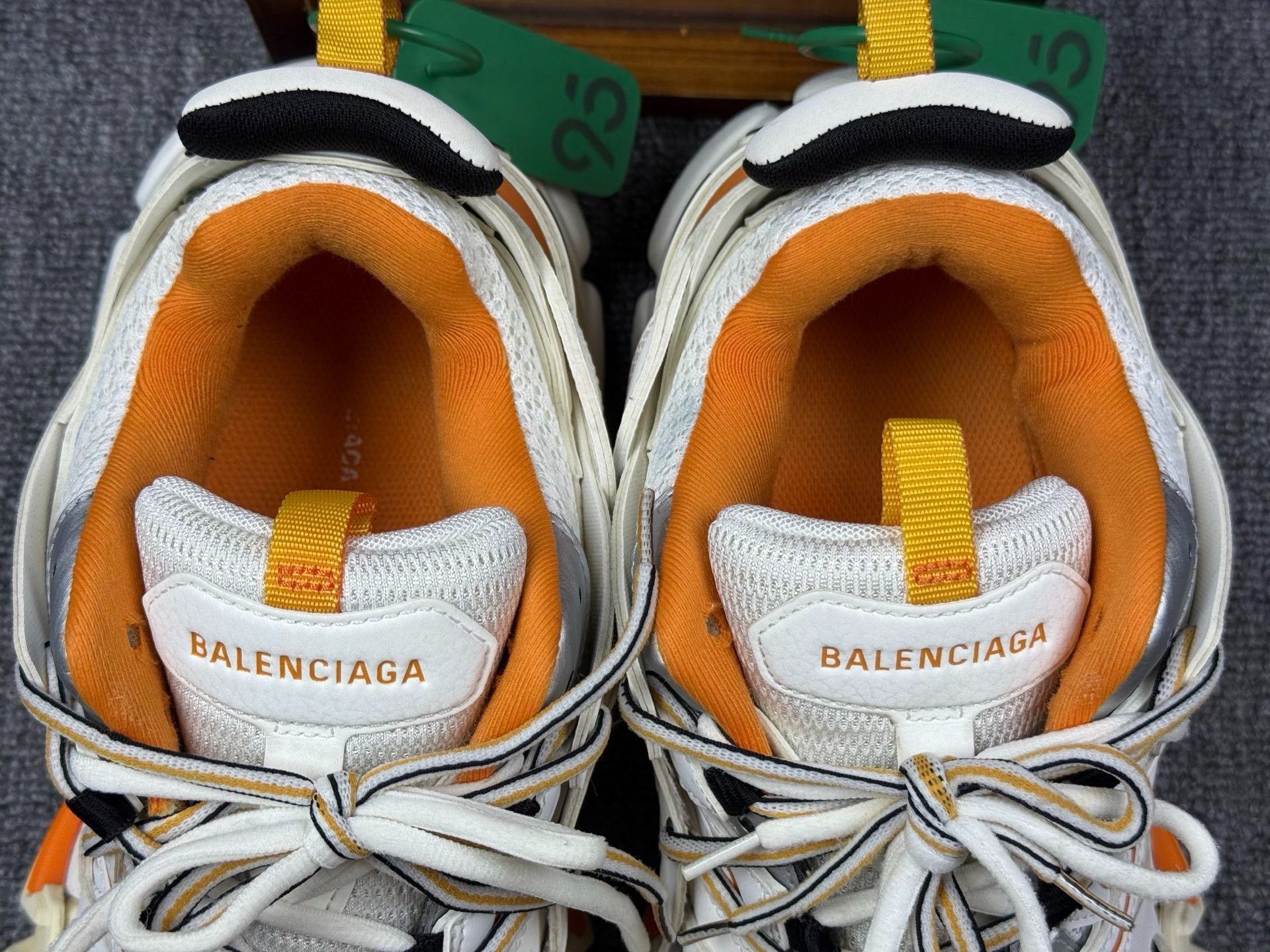 Balenciaga Balenciaga White Lowtop Sneakers 8 Men Size US 8 / EU 41 - 9 Thumbnail