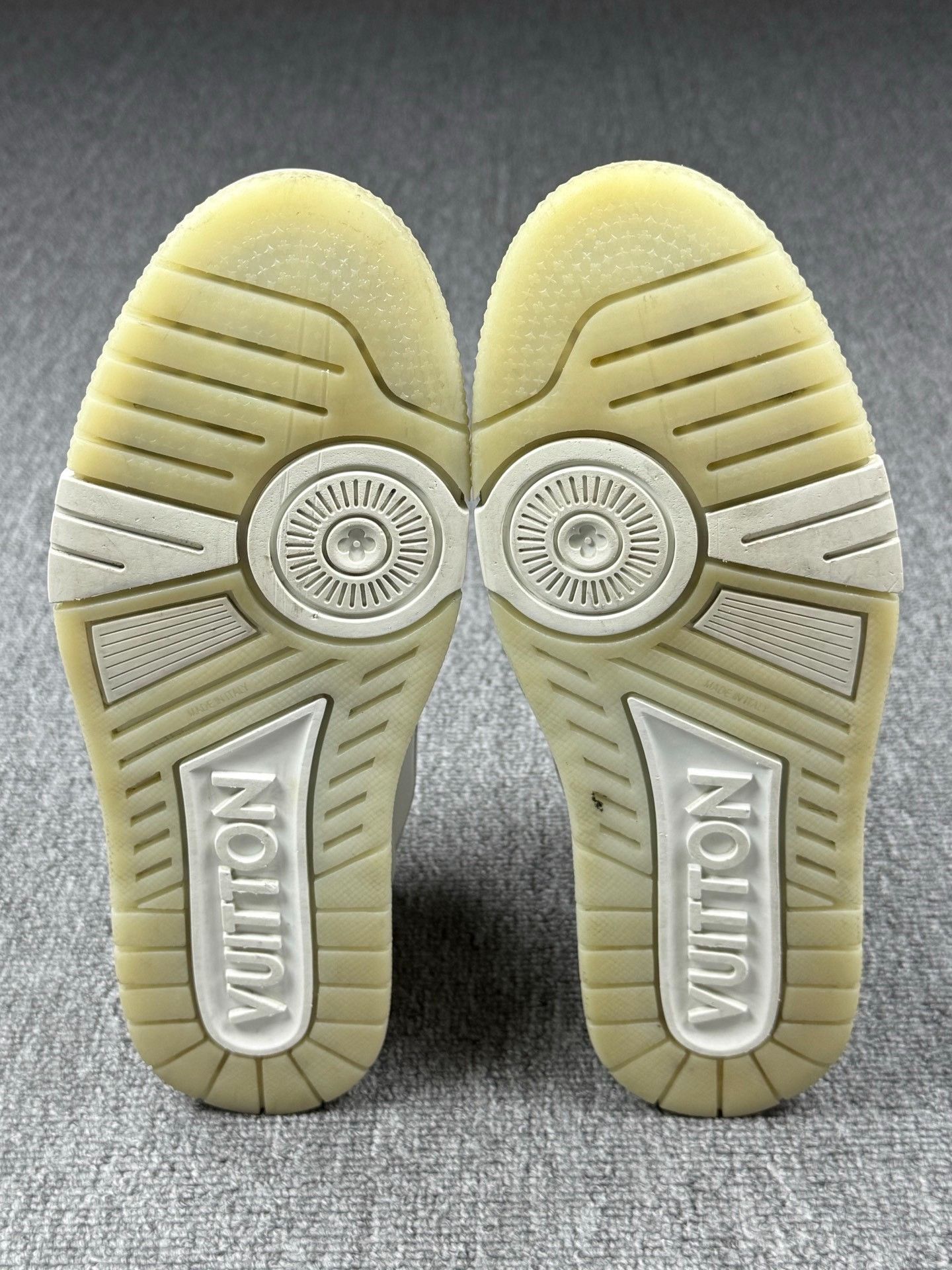 Louis Vuitton Louis Vuitton Training White Lowtop Sneakers 9 Men Size US 9 / EU 42 - 6 Thumbnail