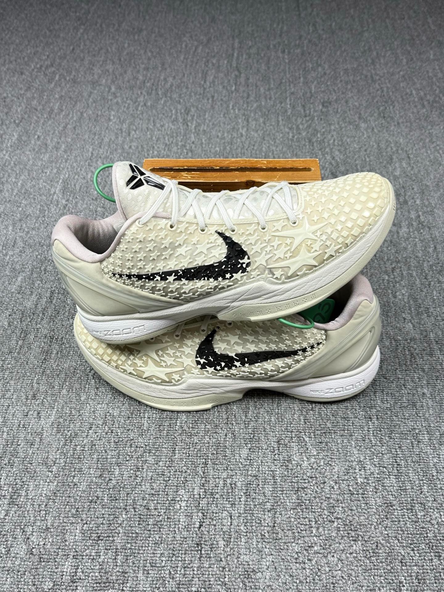 Nike Nike KOBE6 White Lowtop Sneakers 13 Men Size US 13 / EU 46 - 2 Thumbnail
