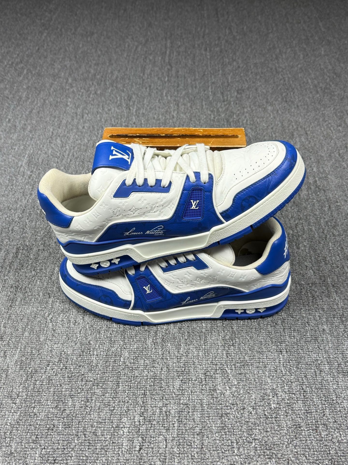 Louis Vuitton Louis Vuitton Training Blue Lowtop Sneakers 9 Men Size US 9 / EU 42 - 2 Thumbnail