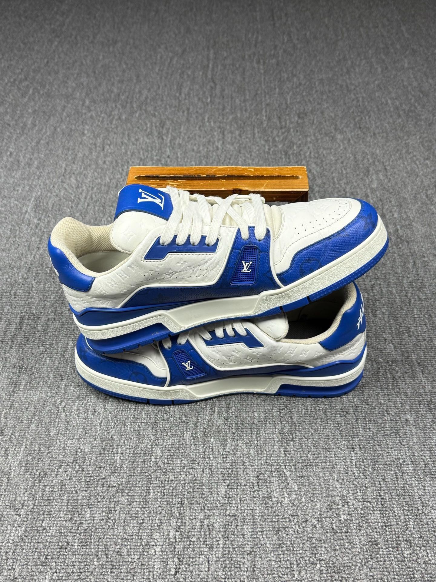 Louis Vuitton Louis Vuitton Training Blue Lowtop Sneakers 9 Men Size US 9 / EU 42 - 3 Thumbnail
