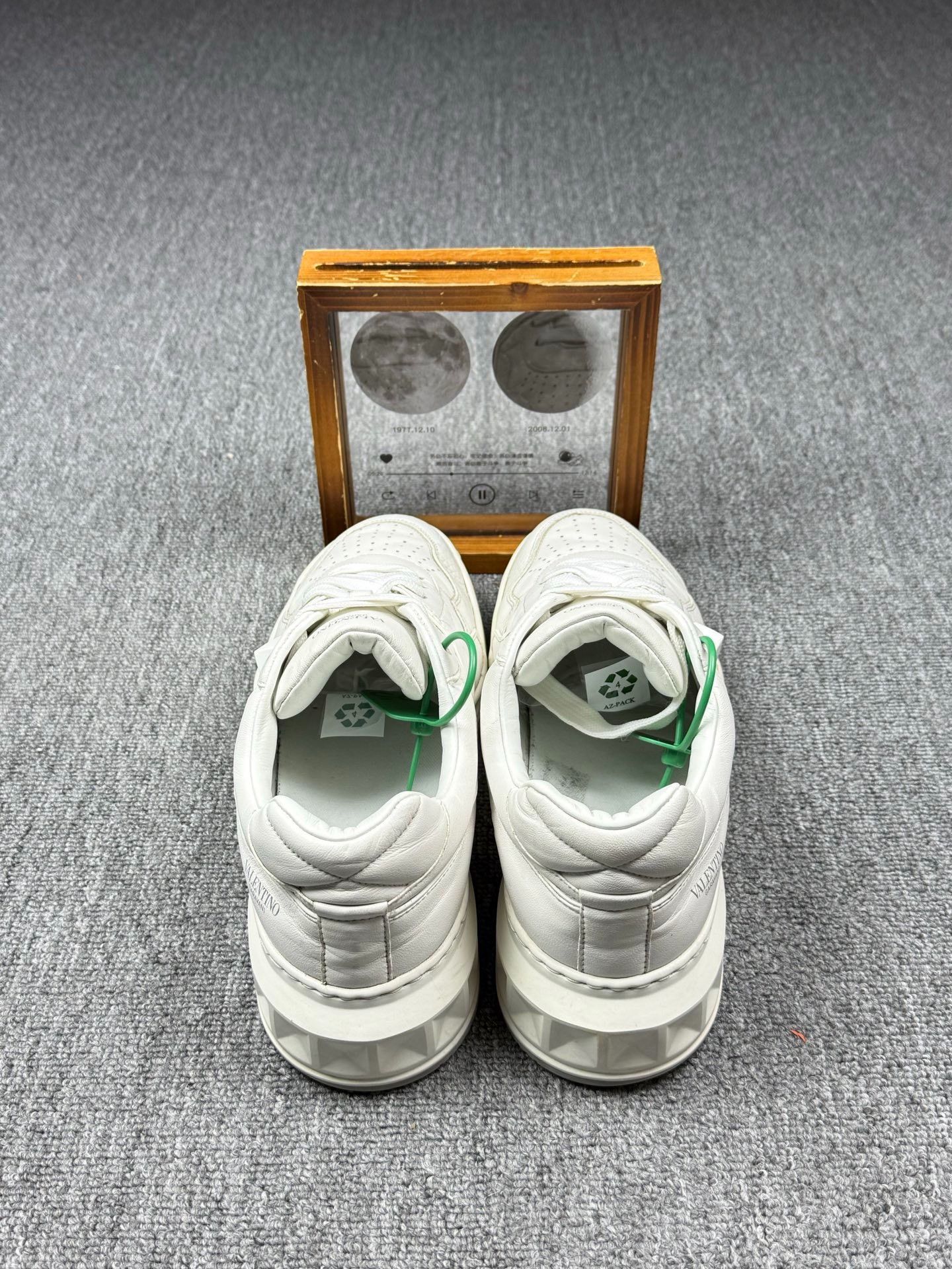 Valentino Valentino White Lowtop Sneakers 11 Men Size US 11 / EU 44 - 5 Thumbnail