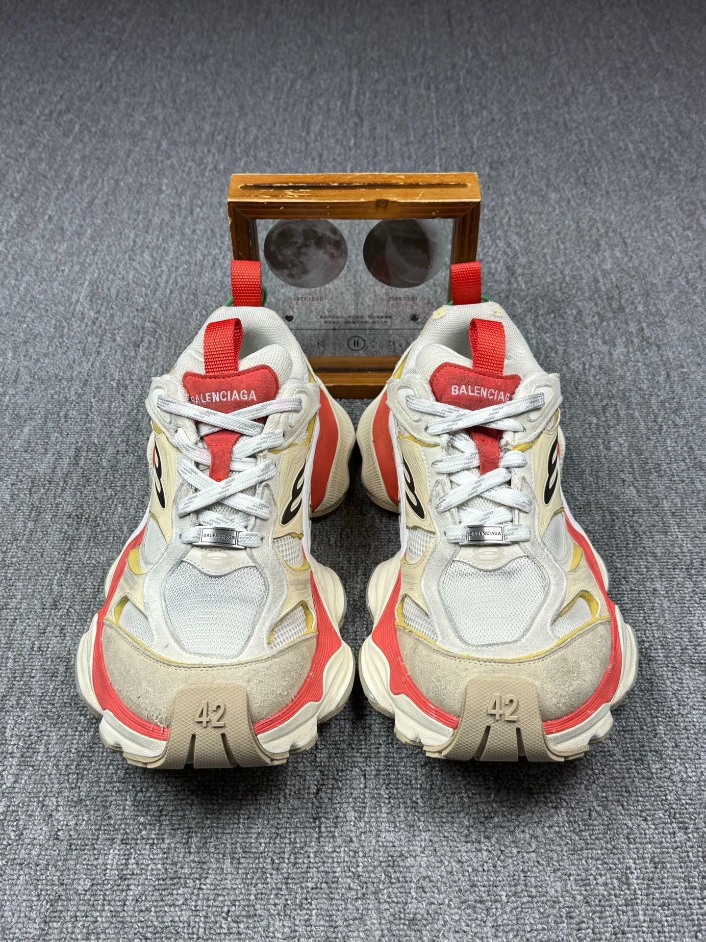 Balenciaga Balenciaga Distressed Red Lowtop Sneakers 9 Men Size US 9 / EU 42 - 4 Thumbnail