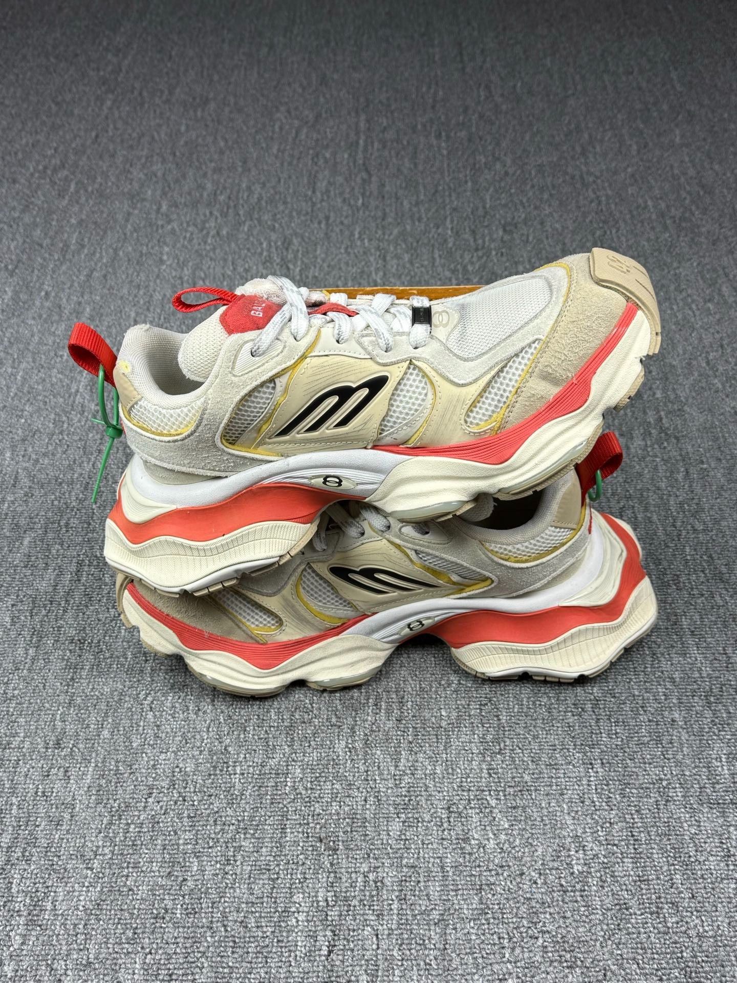 Balenciaga Balenciaga Distressed Red Lowtop Sneakers 9 Men Size US 9 / EU 42 - 3 Thumbnail