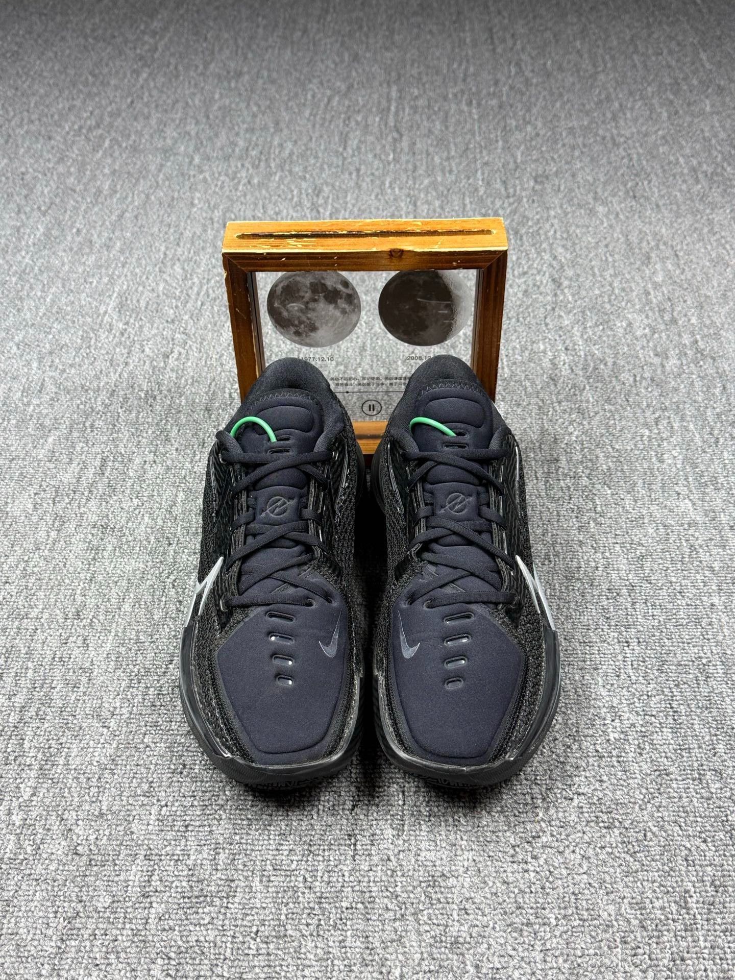 Nike Nike Black Lowtop Sneakers 9 Men Size US 9 / EU 42 - 4 Thumbnail